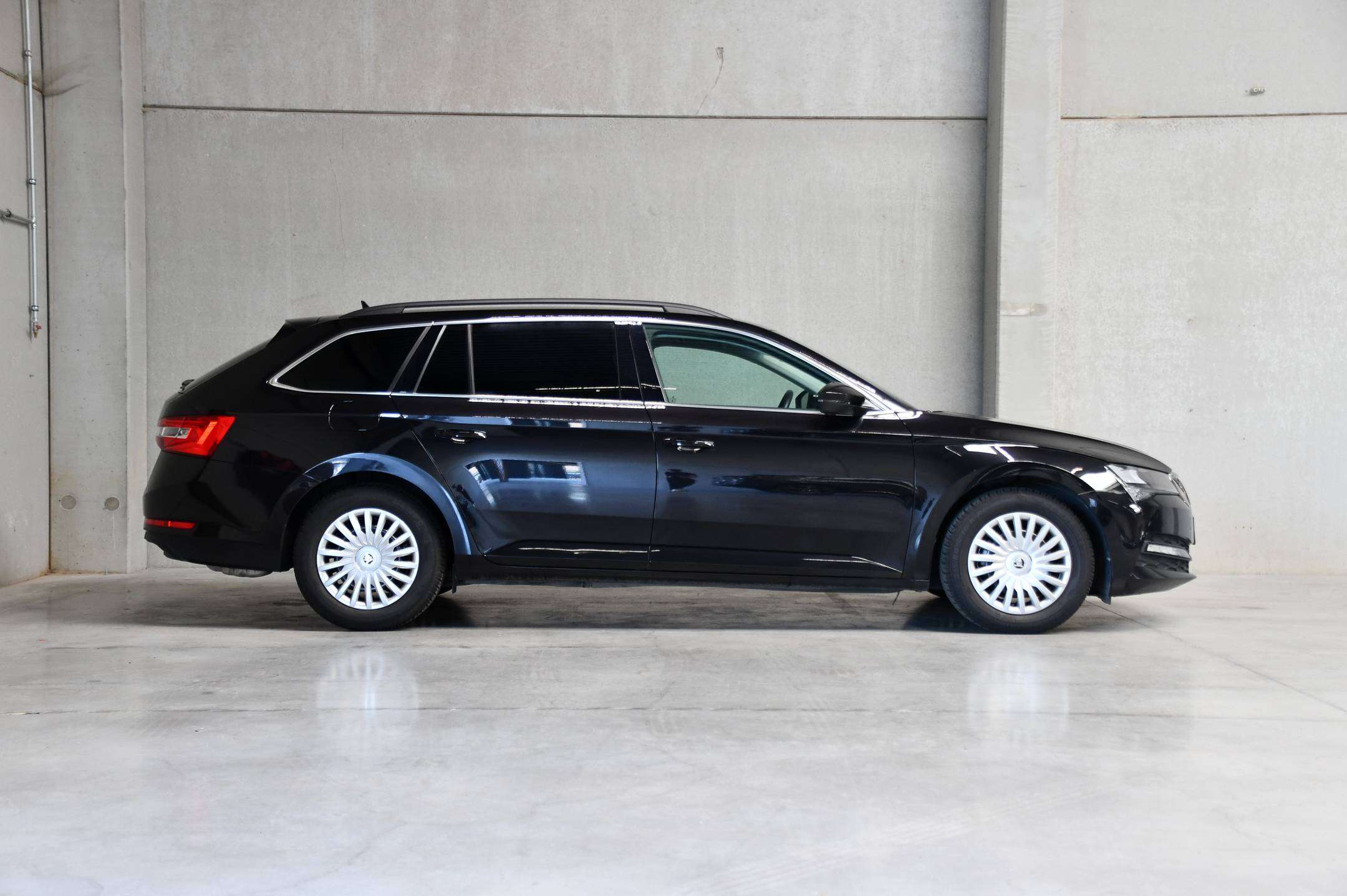 Skoda Superb Combi 2.0 - TSI  - Ambition - DSG - Memory - Carplay