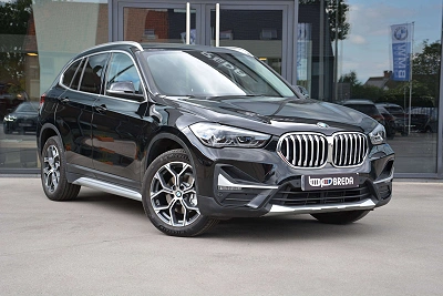BMW X1 sDrive18i X-Line/Pano/HUD/Memory/Leder