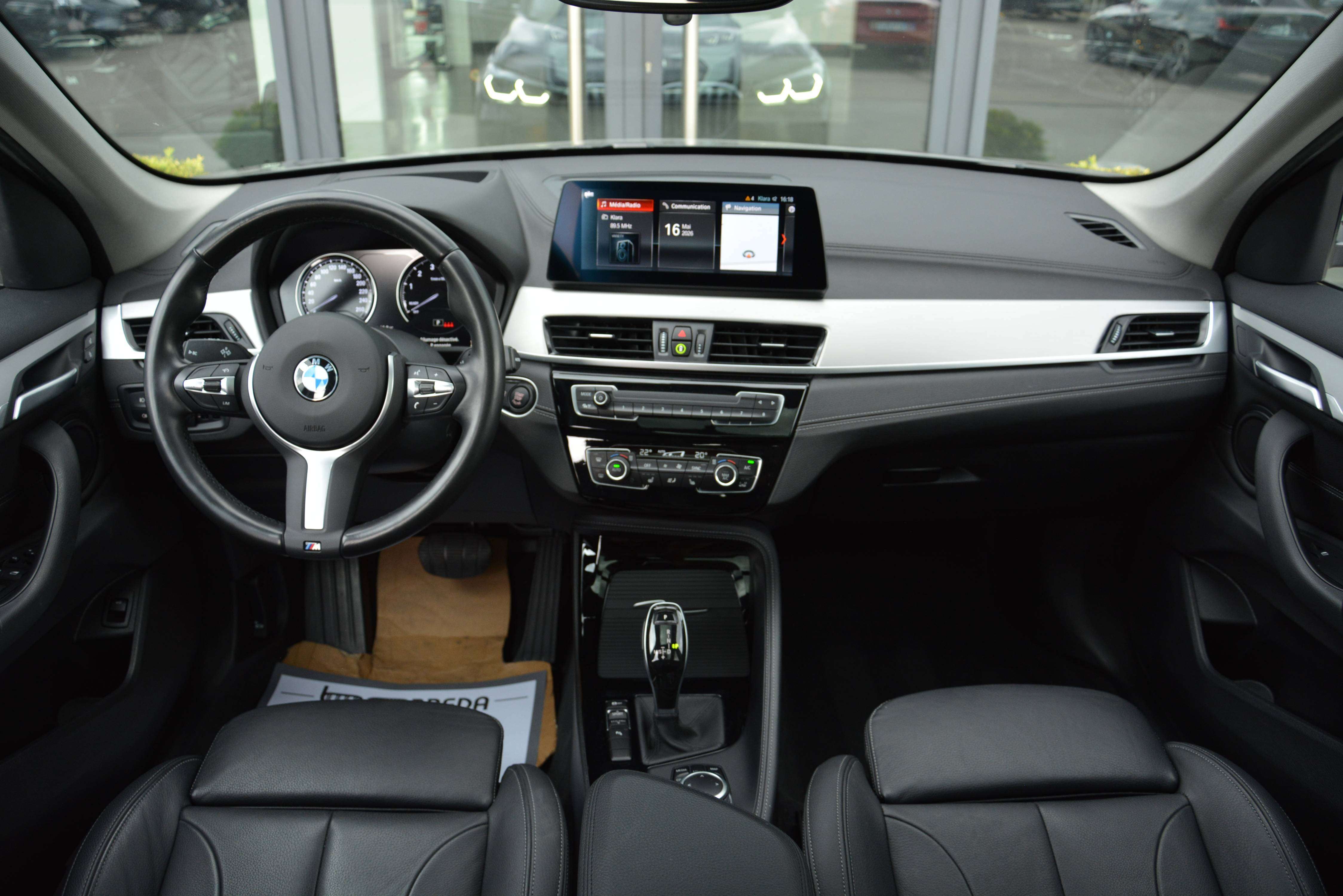 BMW X1 sDrive18i X-Line/Pano/HUD/Memory/Leder