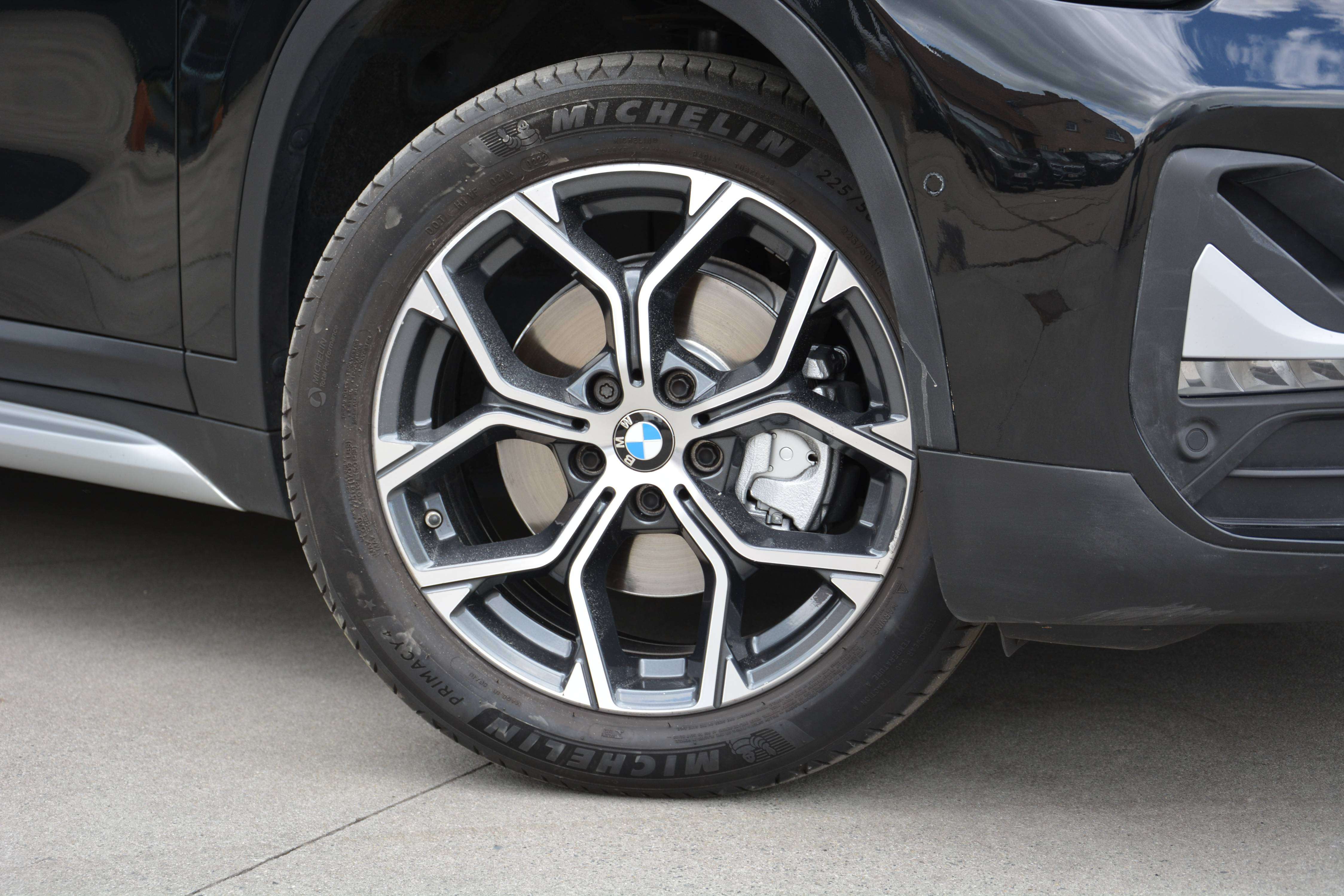 BMW X1 sDrive18i X-Line/Pano/HUD/Memory/Leder