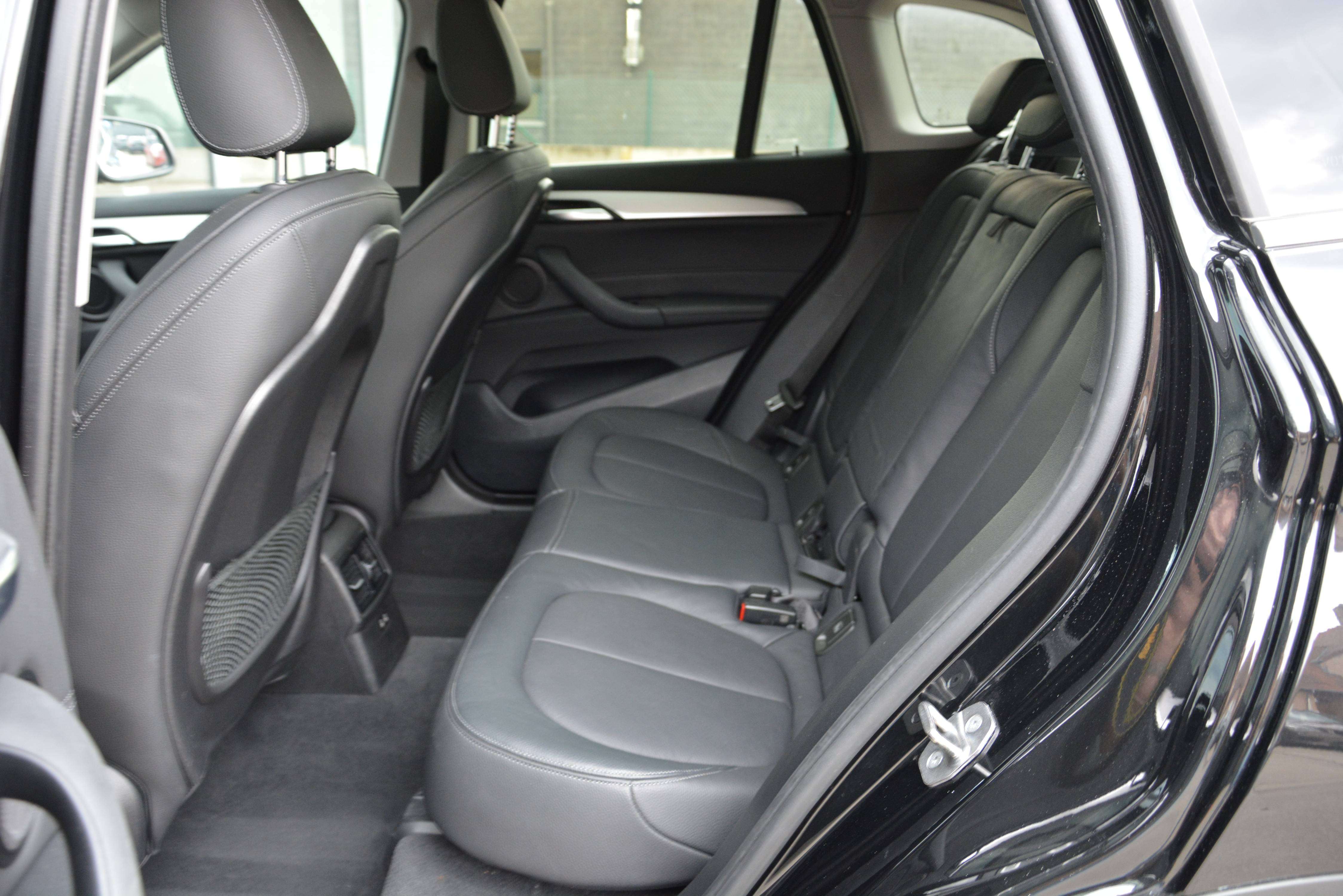 BMW X1 sDrive18i X-Line/Pano/HUD/Memory/Leder