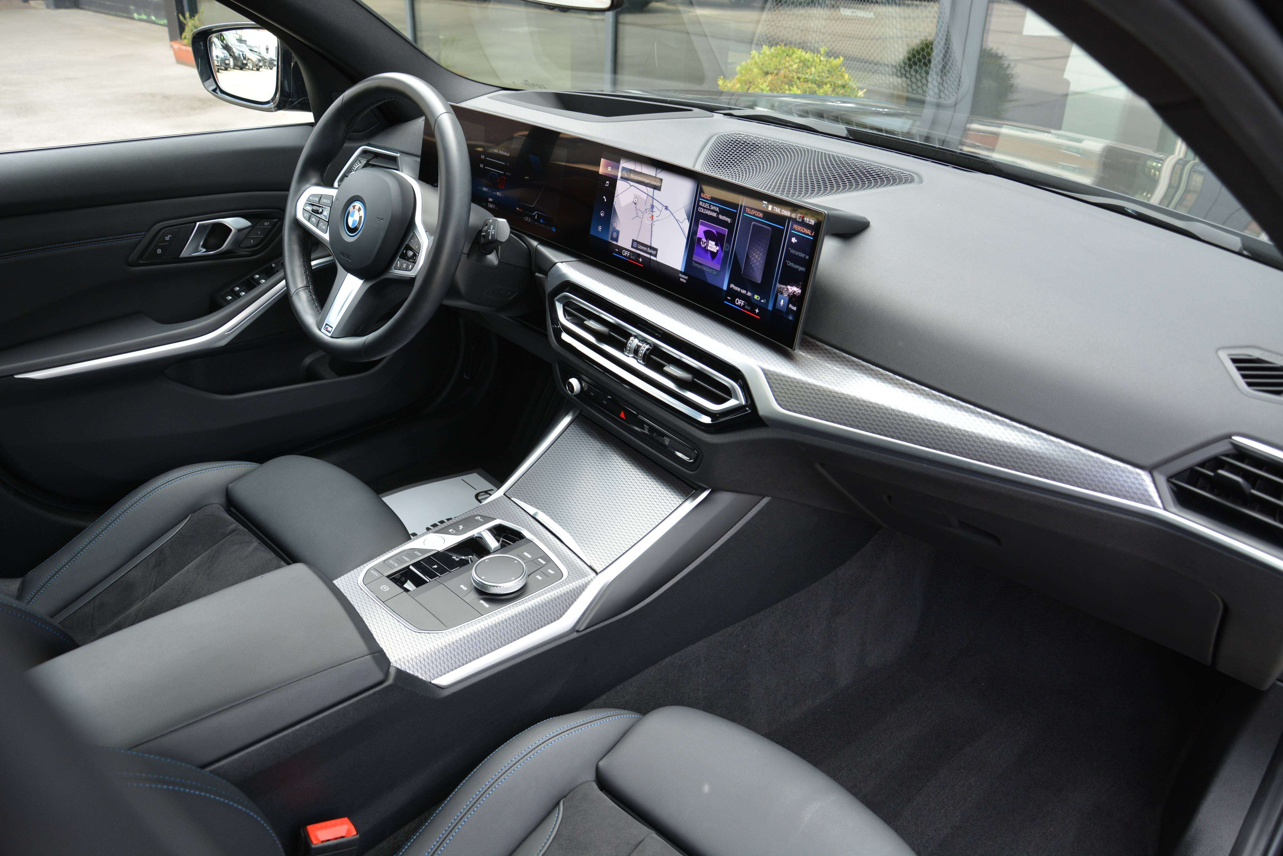 BMW 330 e Touring M-Sport/Pano/Hud/ACC/Keyless