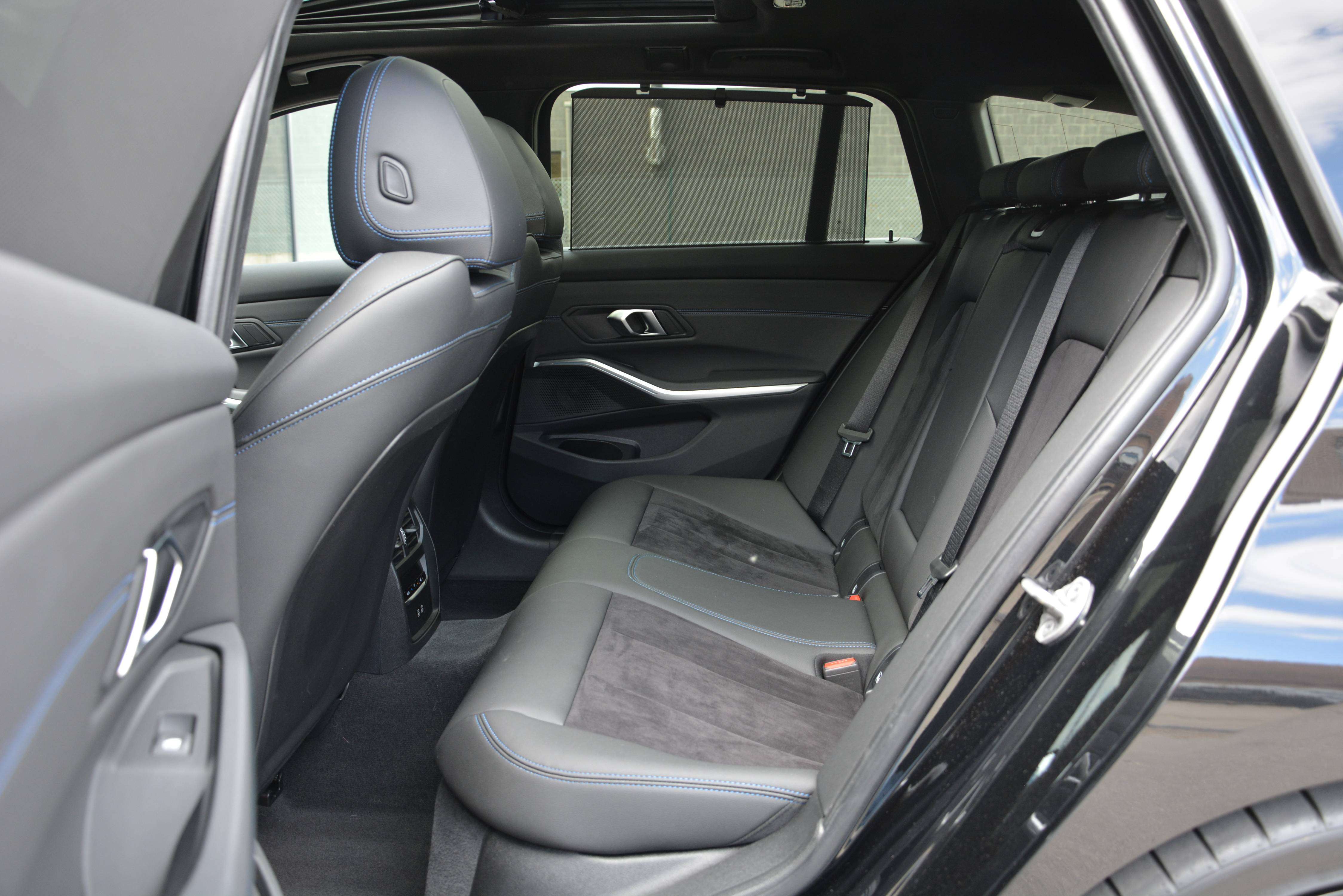 BMW 330 e Touring M-Sport/Pano/Hud/ACC/Keyless