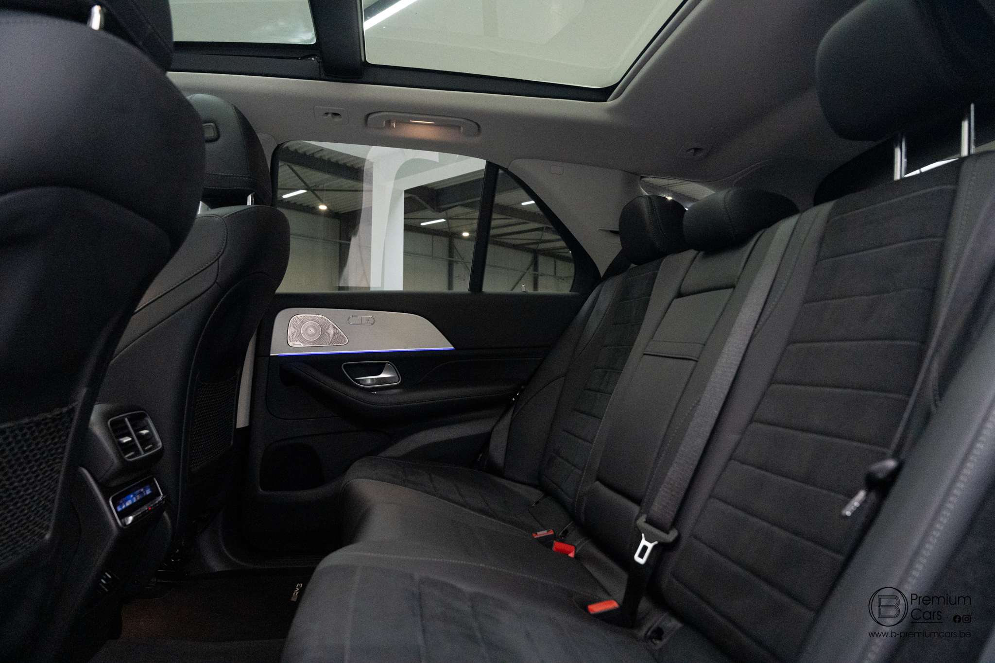 Mercedes-Benz GLE 350 de Luxury line! Full Options! Pano! Keyless! ACC!