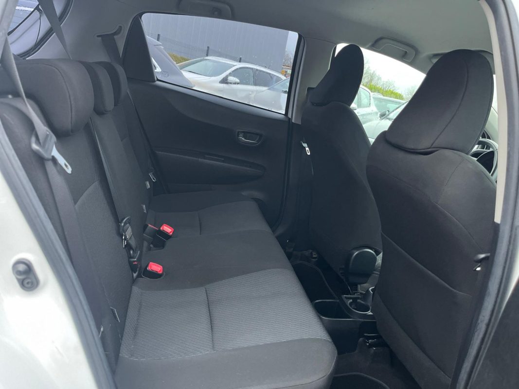 Toyota Yaris III 1.5 HYBRID 100H BUSINESS