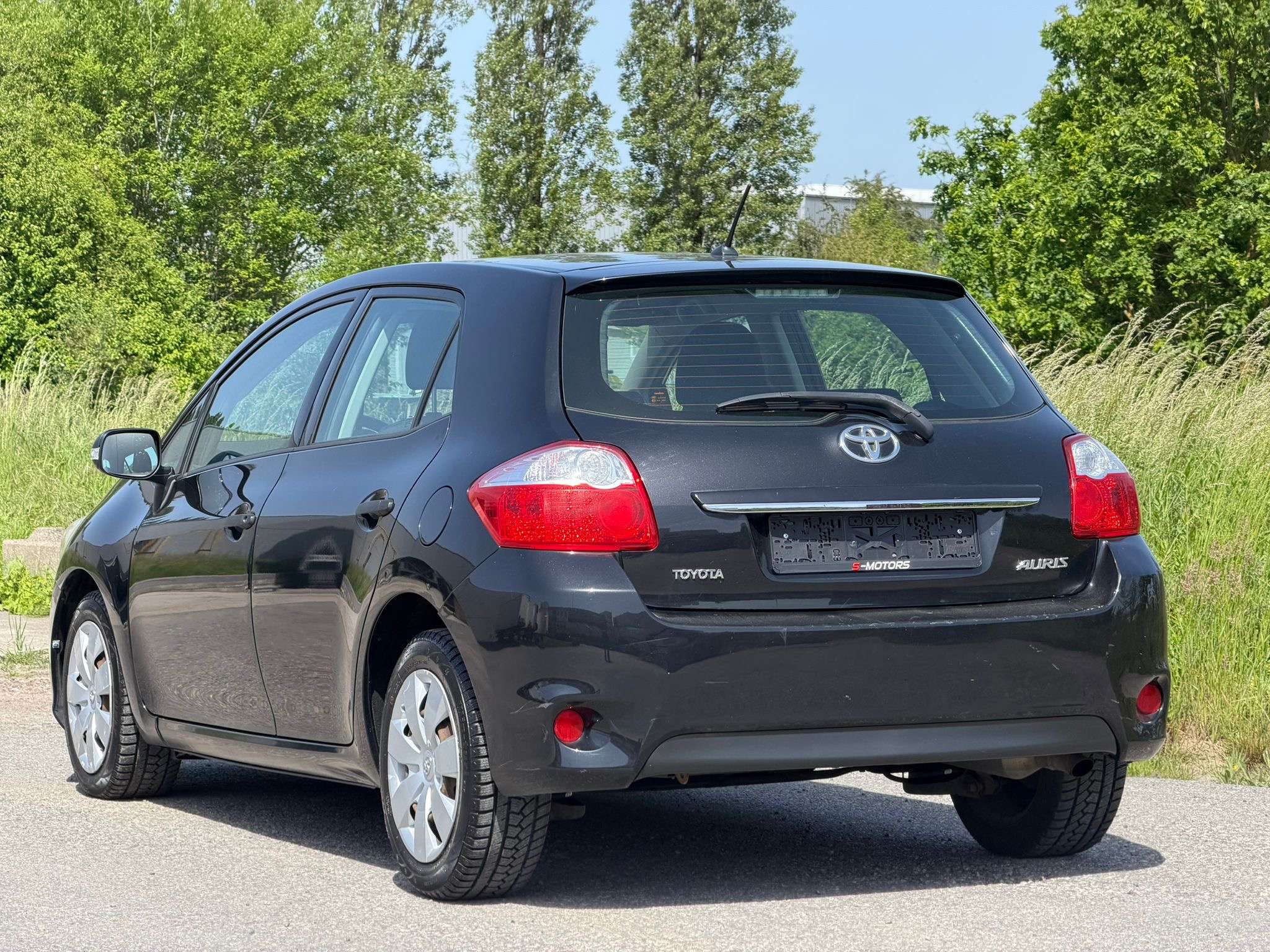 Toyota Auris 1.4i VVT-i • ROULE PARFAITEMENT