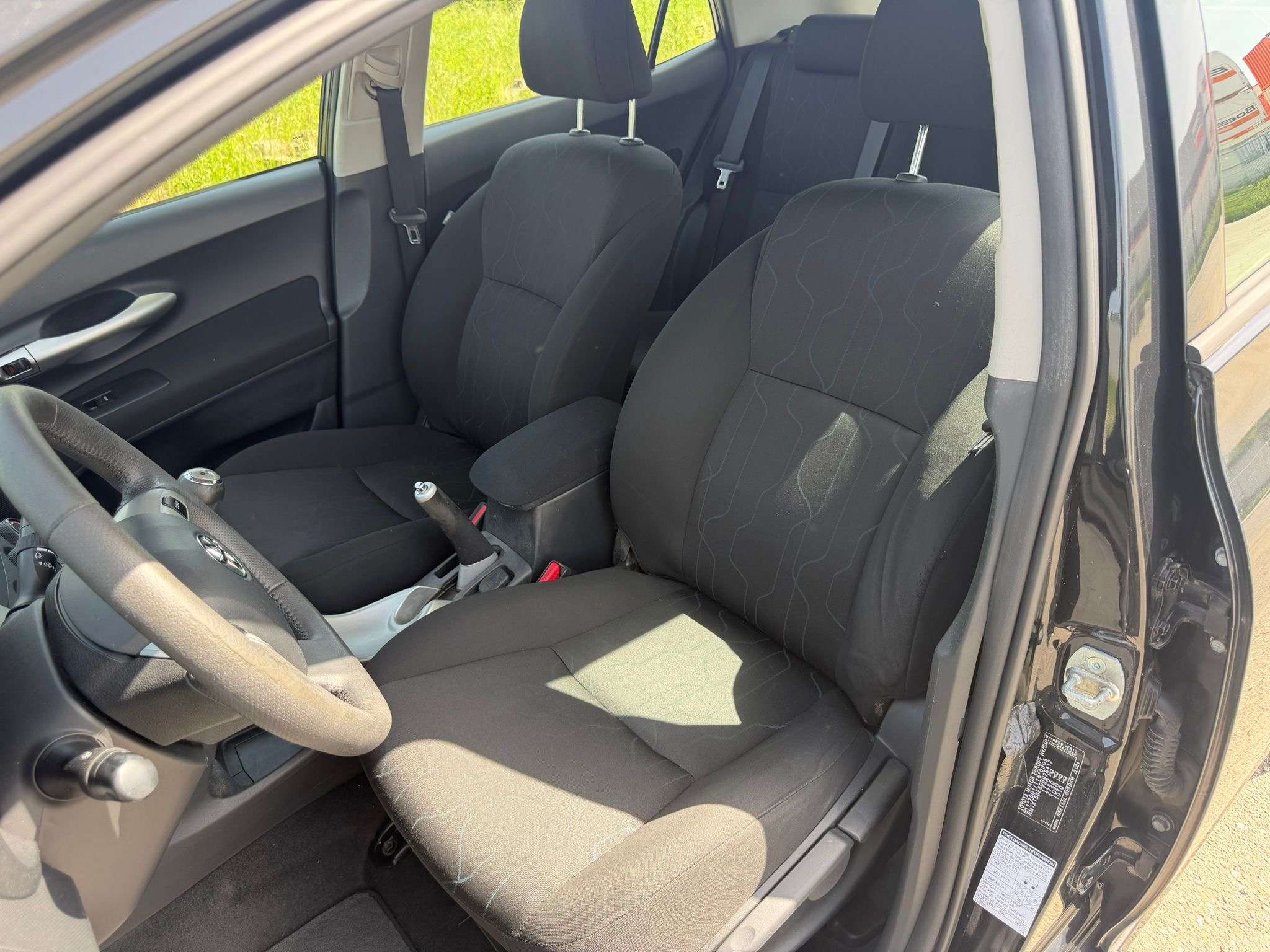 Toyota Auris 1.4i VVT-i • ROULE PARFAITEMENT