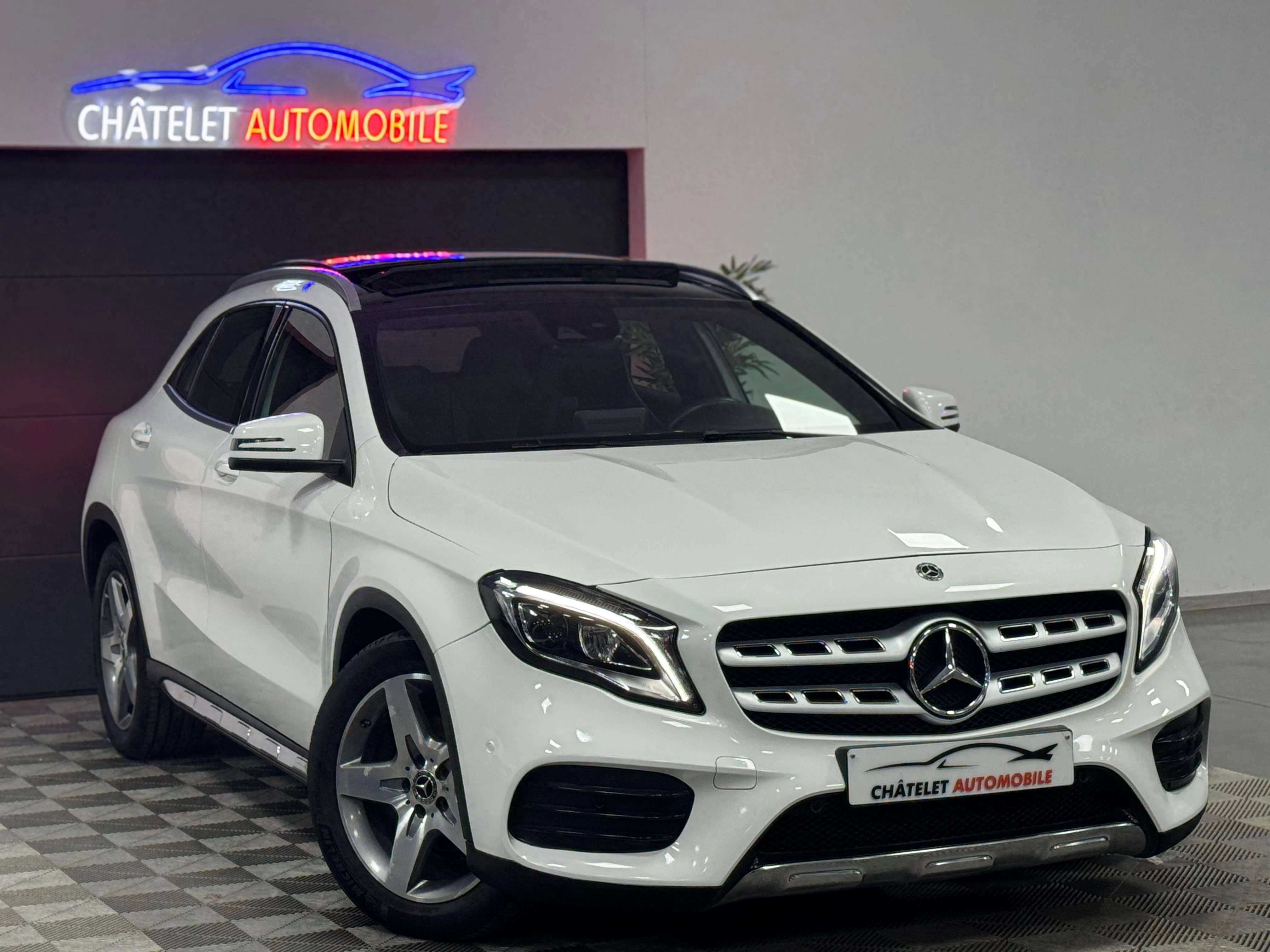Mercedes-Benz GLA 200 Pack-Amg Toit Led 12 mois garantie