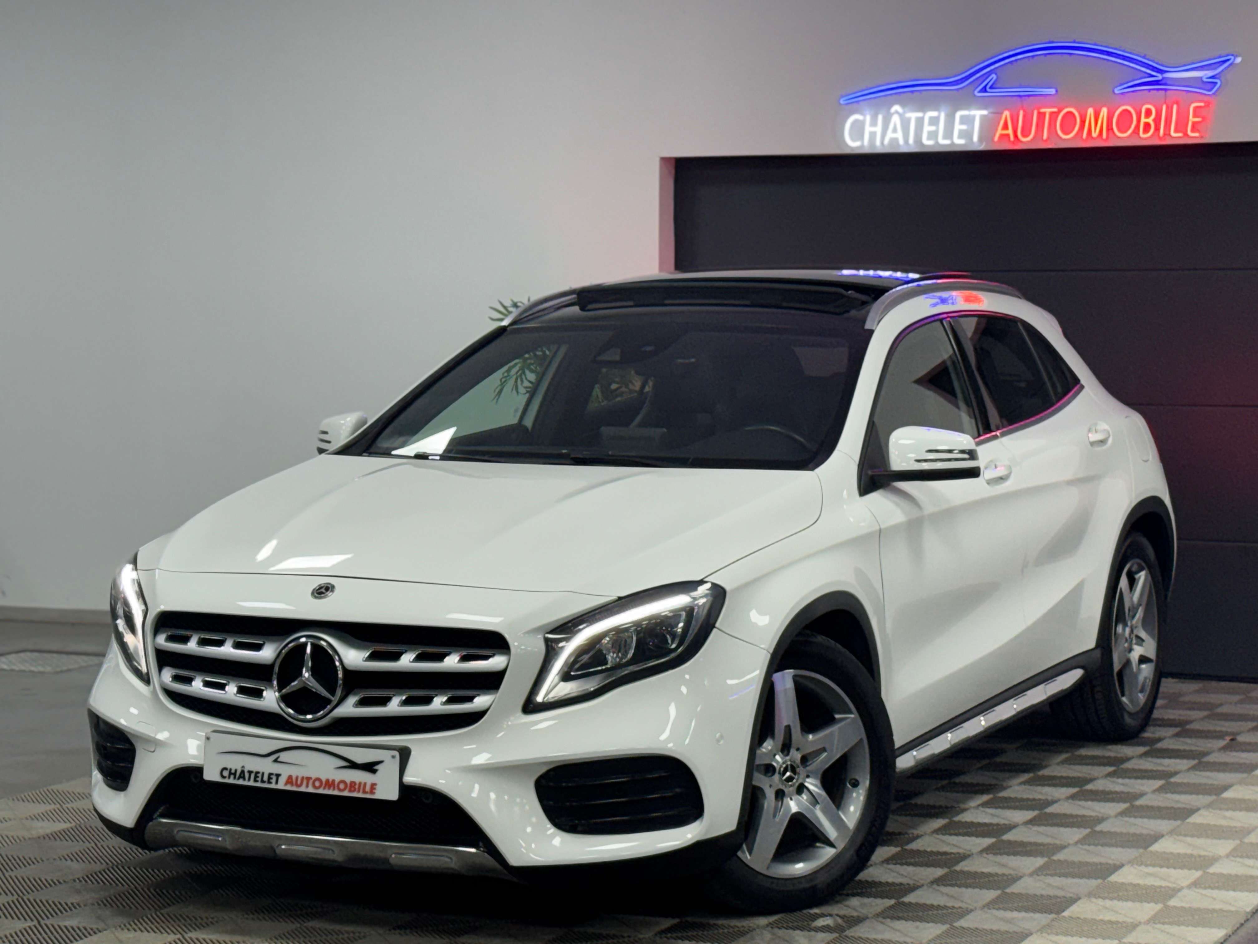 Mercedes-Benz GLA 200 Pack-Amg Toit Led 12 mois garantie