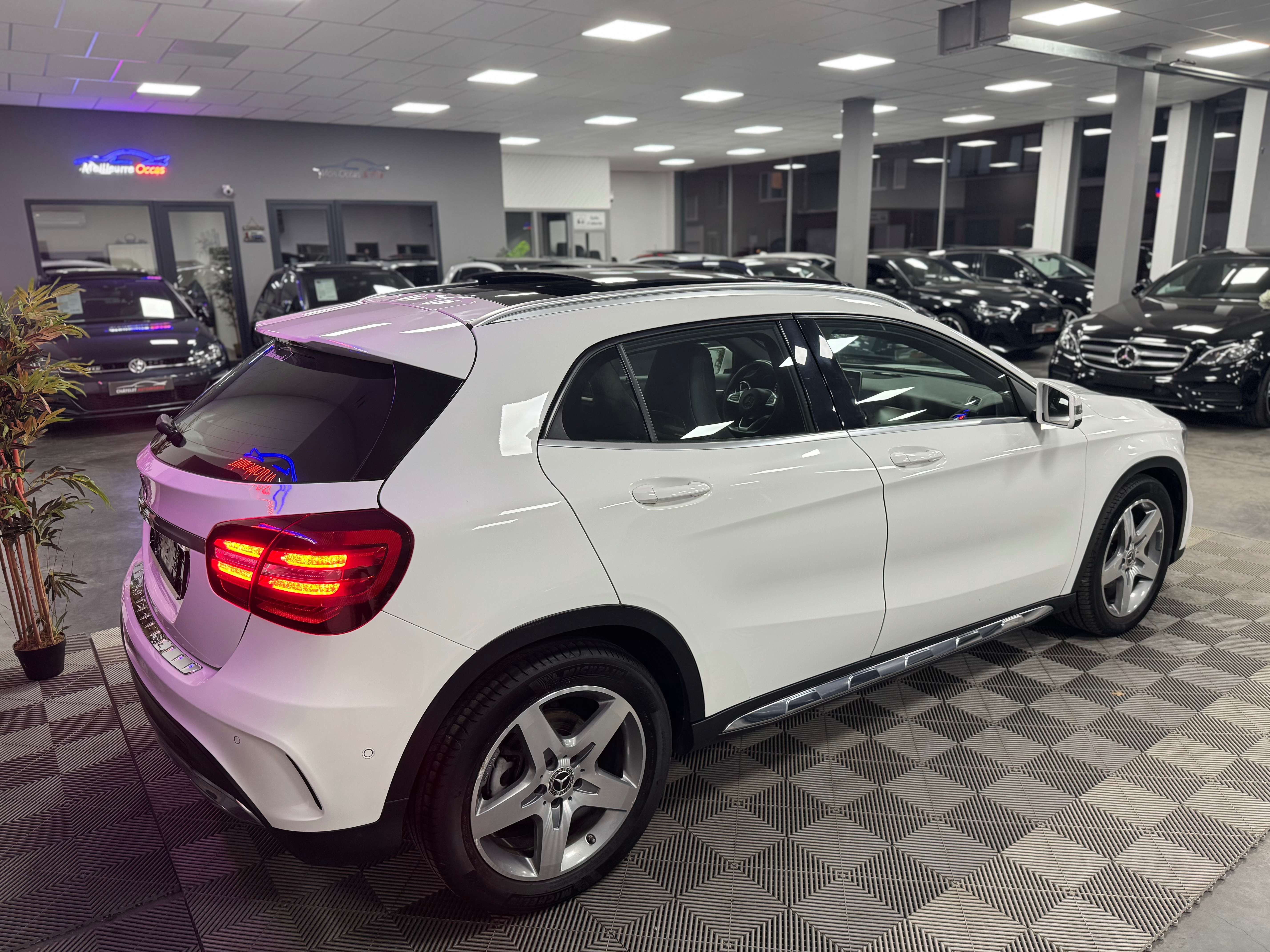 Mercedes-Benz GLA 200 Pack-Amg Toit Led 12 mois garantie