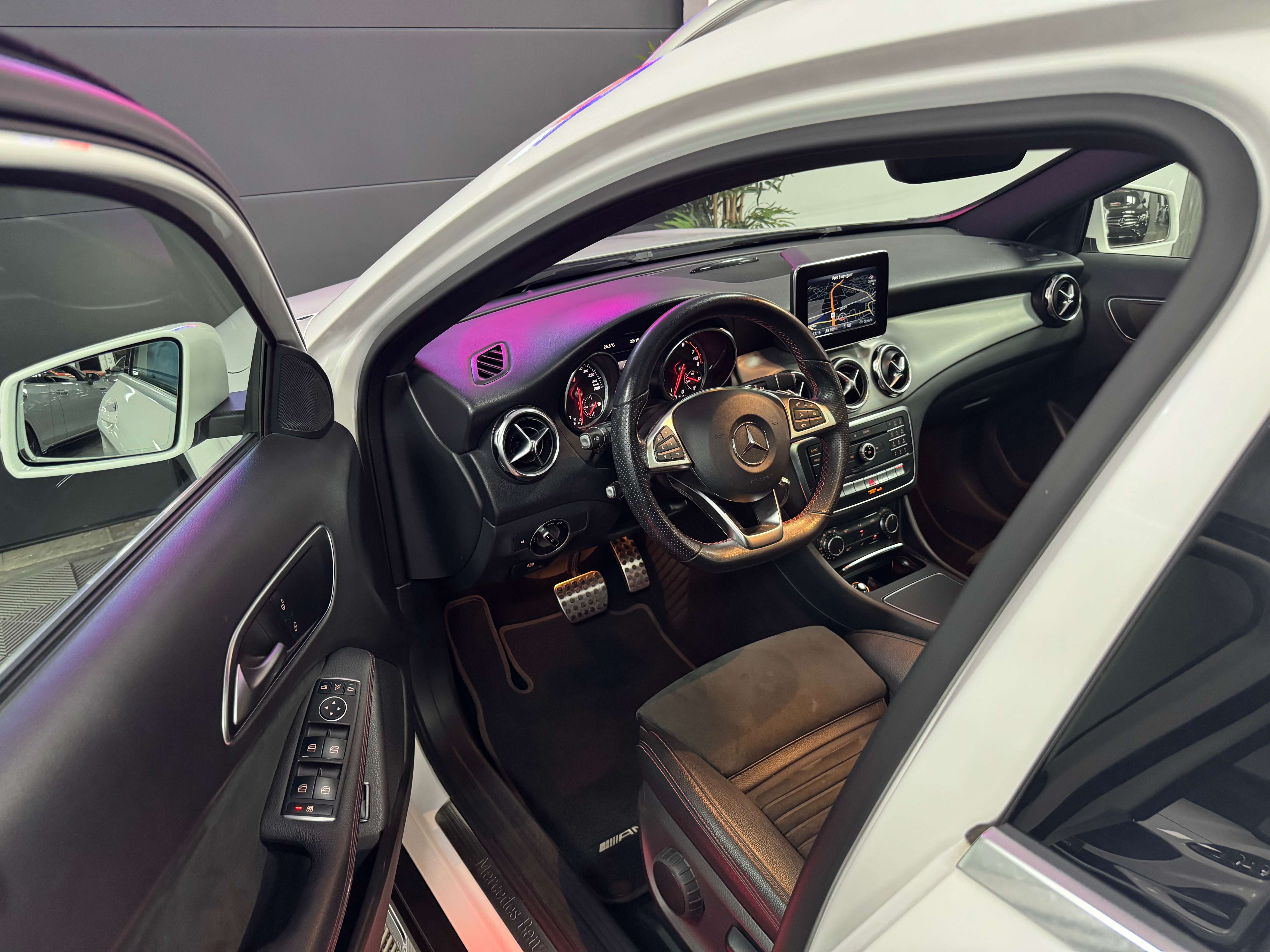 Mercedes-Benz GLA 200 Pack-Amg Toit Led 12 mois garantie