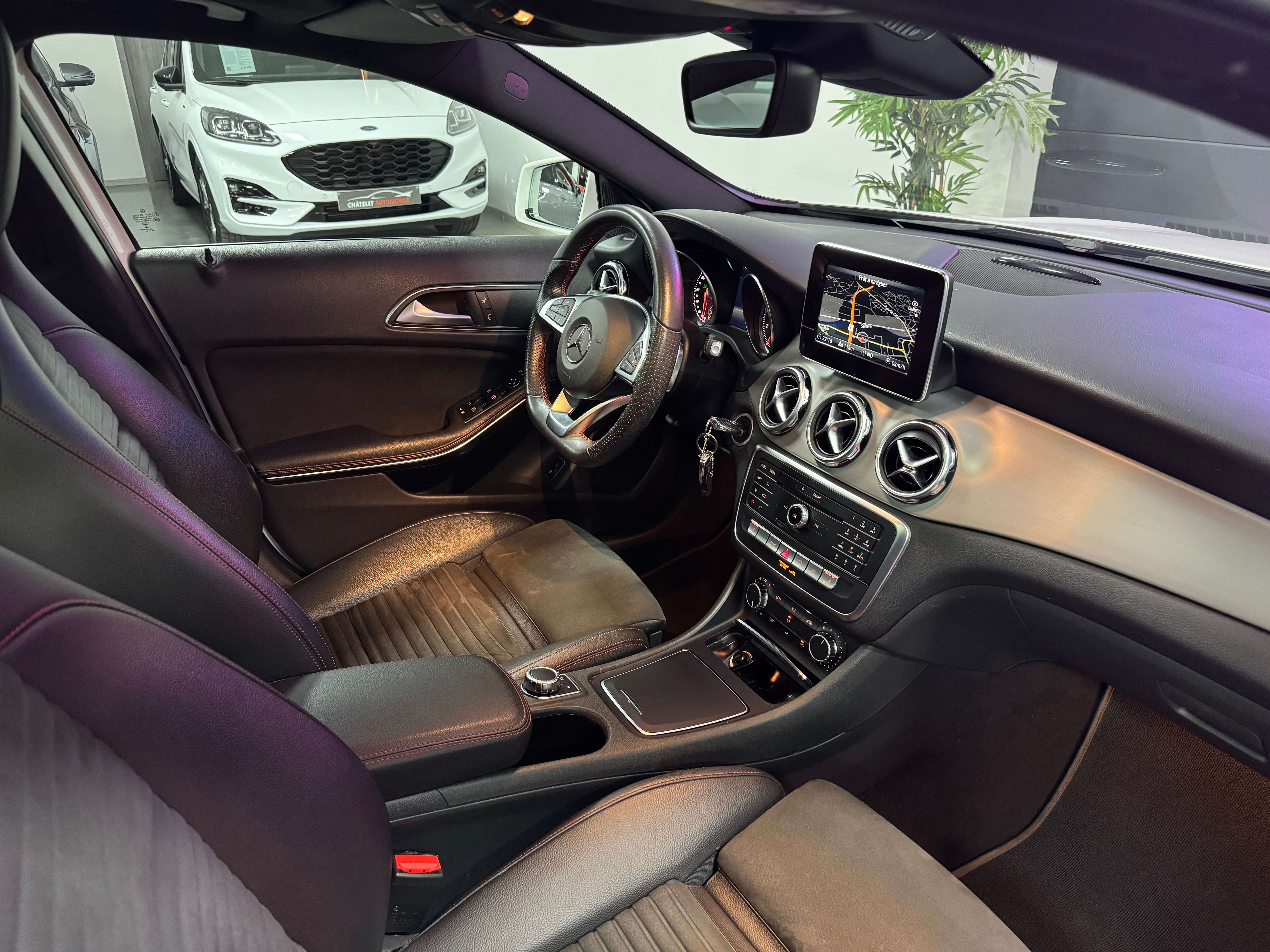 Mercedes-Benz GLA 200 Pack-Amg Toit Led 12 mois garantie