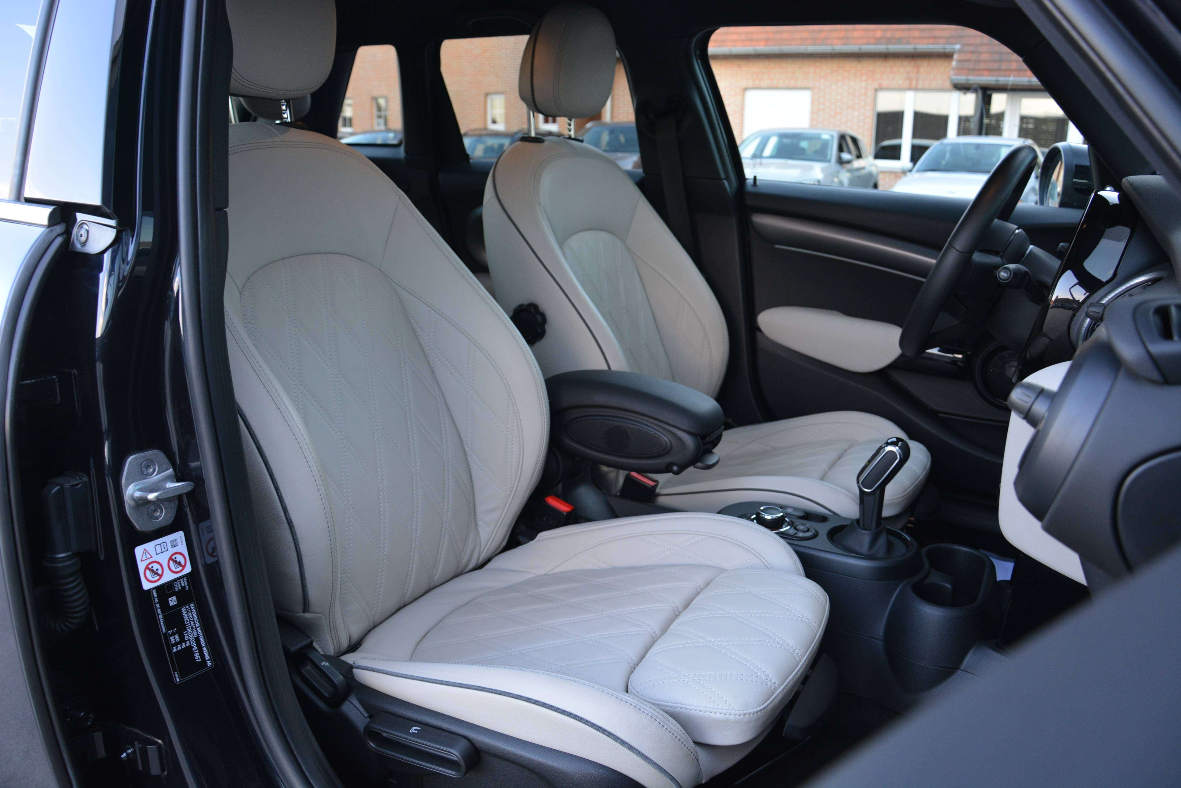 MINI Cooper Yours edition/Adaptieve cruise/Cam/HUD/Leder/18"