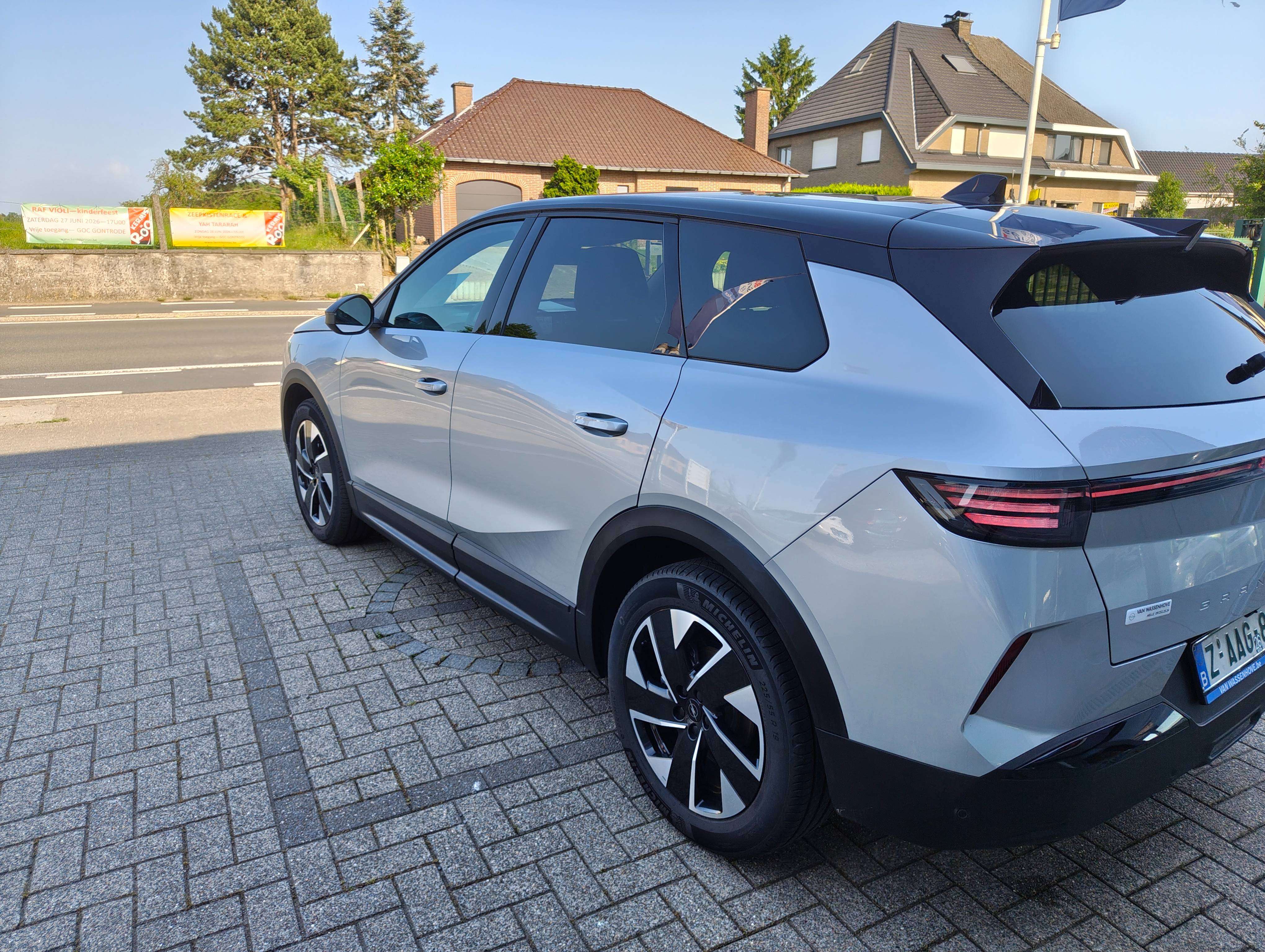 Opel Grandland New Grandland 1.2 Hybrid (benz/el) 100KW Demo Automaat *