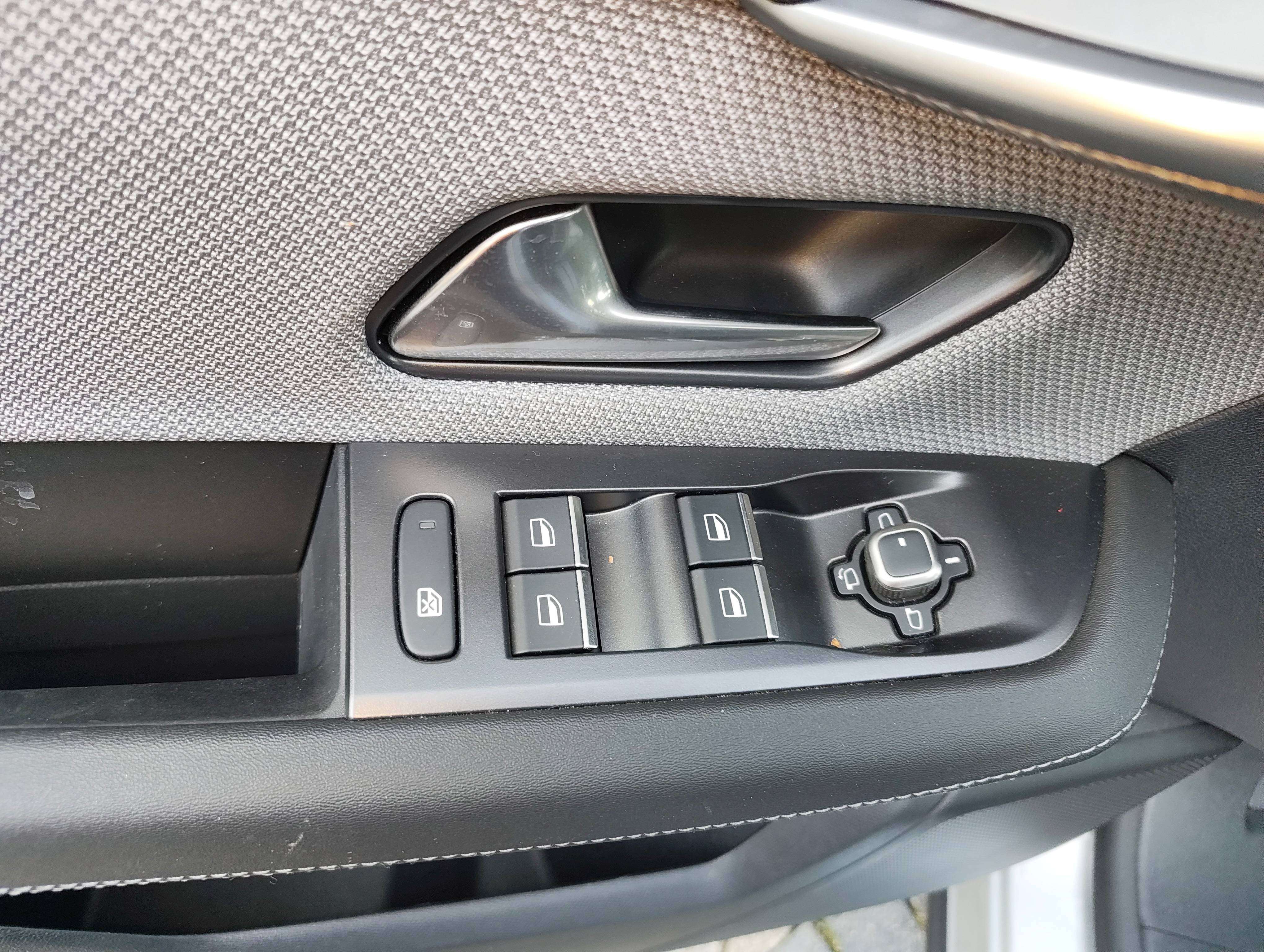 Opel Grandland New Grandland 1.2 Hybrid (benz/el) 100KW Demo Automaat *