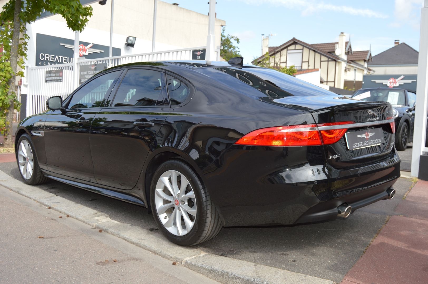 Jaguar XF 2.0D 180CH R-SPORT BVA