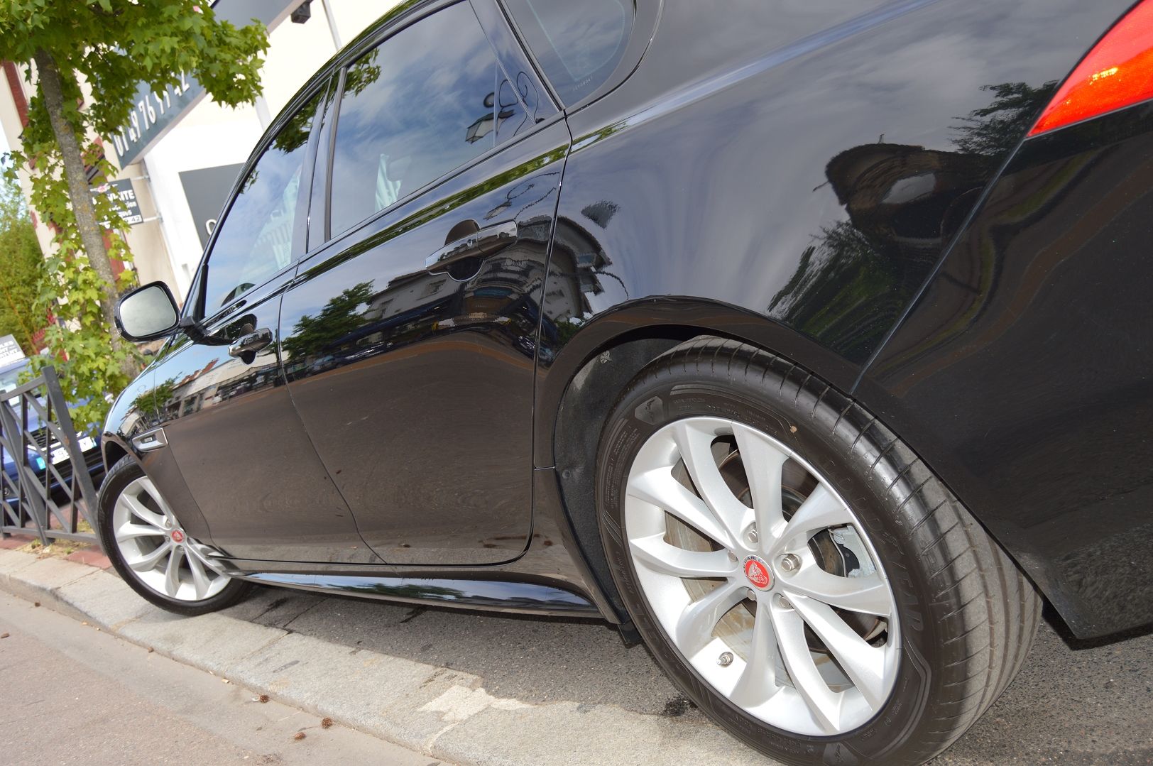Jaguar XF 2.0D 180CH R-SPORT BVA