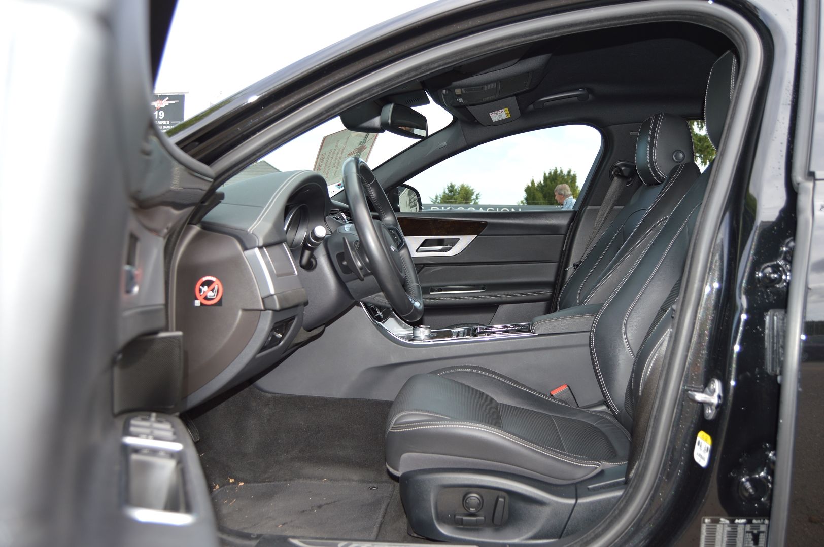 Jaguar XF 2.0D 180CH R-SPORT BVA