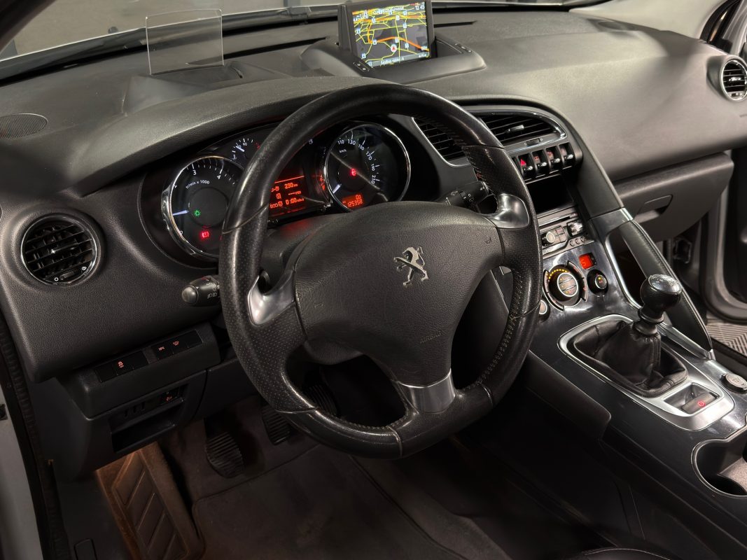 Peugeot 3008 PHASE 2 ALLURE 1.6 HDI 120 Cv TOIT PANORAMIQUE / GPS BVM6 CRIT AIR - GARANTIE 1 AN