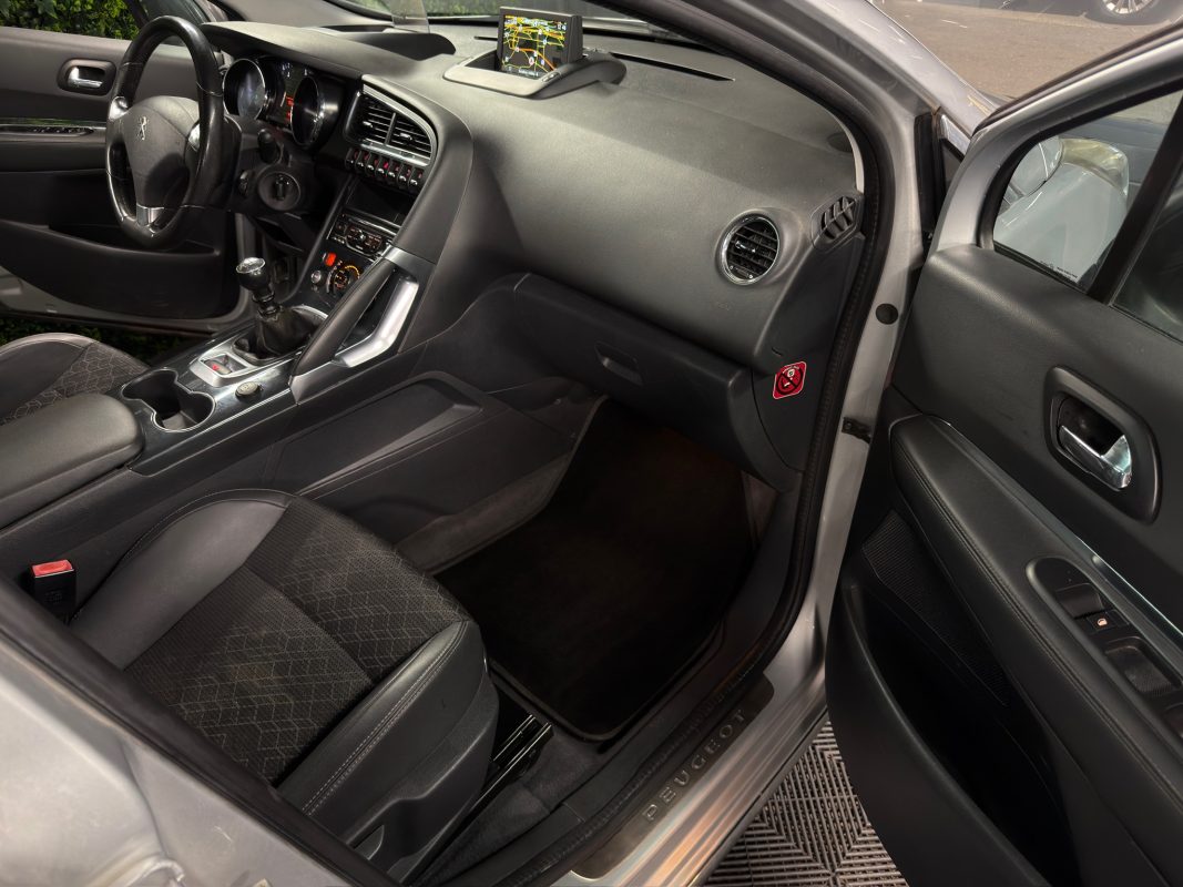 Peugeot 3008 PHASE 2 ALLURE 1.6 HDI 120 Cv TOIT PANORAMIQUE / GPS BVM6 CRIT AIR - GARANTIE 1 AN