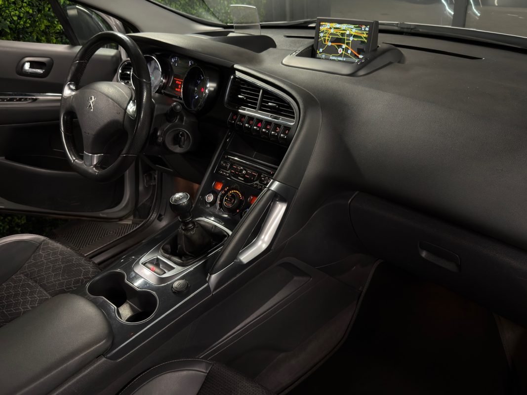 Peugeot 3008 PHASE 2 ALLURE 1.6 HDI 120 Cv TOIT PANORAMIQUE / GPS BVM6 CRIT AIR - GARANTIE 1 AN