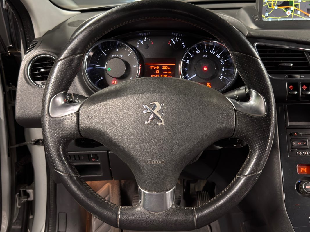 Peugeot 3008 PHASE 2 ALLURE 1.6 HDI 120 Cv TOIT PANORAMIQUE / GPS BVM6 CRIT AIR - GARANTIE 1 AN