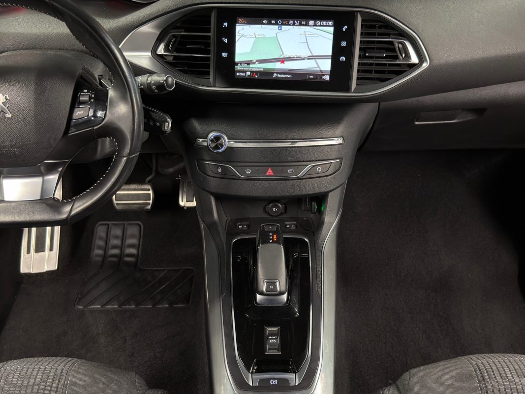 Peugeot 308 II PHASE 2 ALLURE 1.2 TURBO 130 BOITE AUTO EAT8 TOIT PANO APPLE & ANDROID - GARANTIE 1an