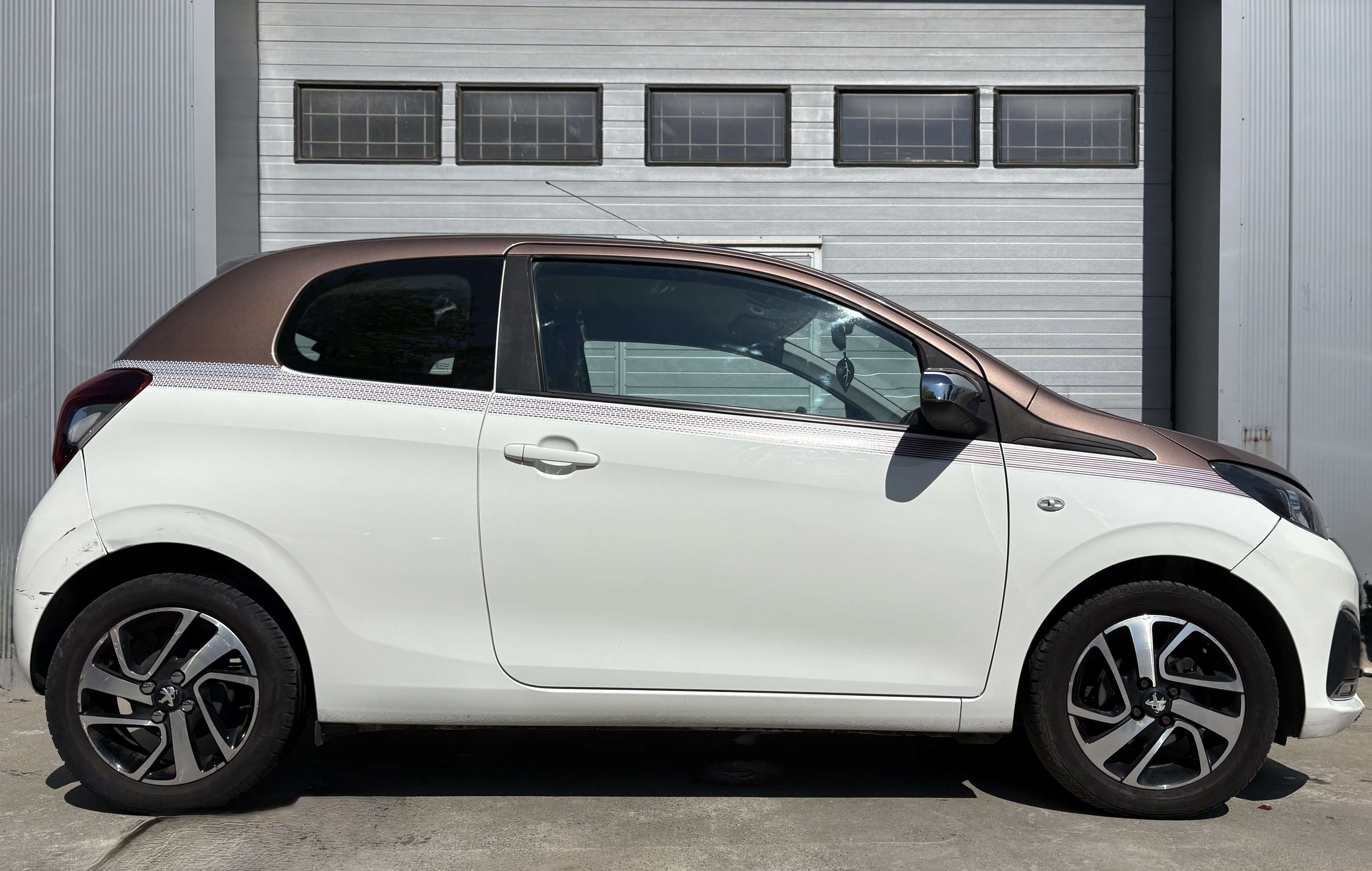 Peugeot 108 108 1.2 PureTech Allure NVLE COURROIE !!!