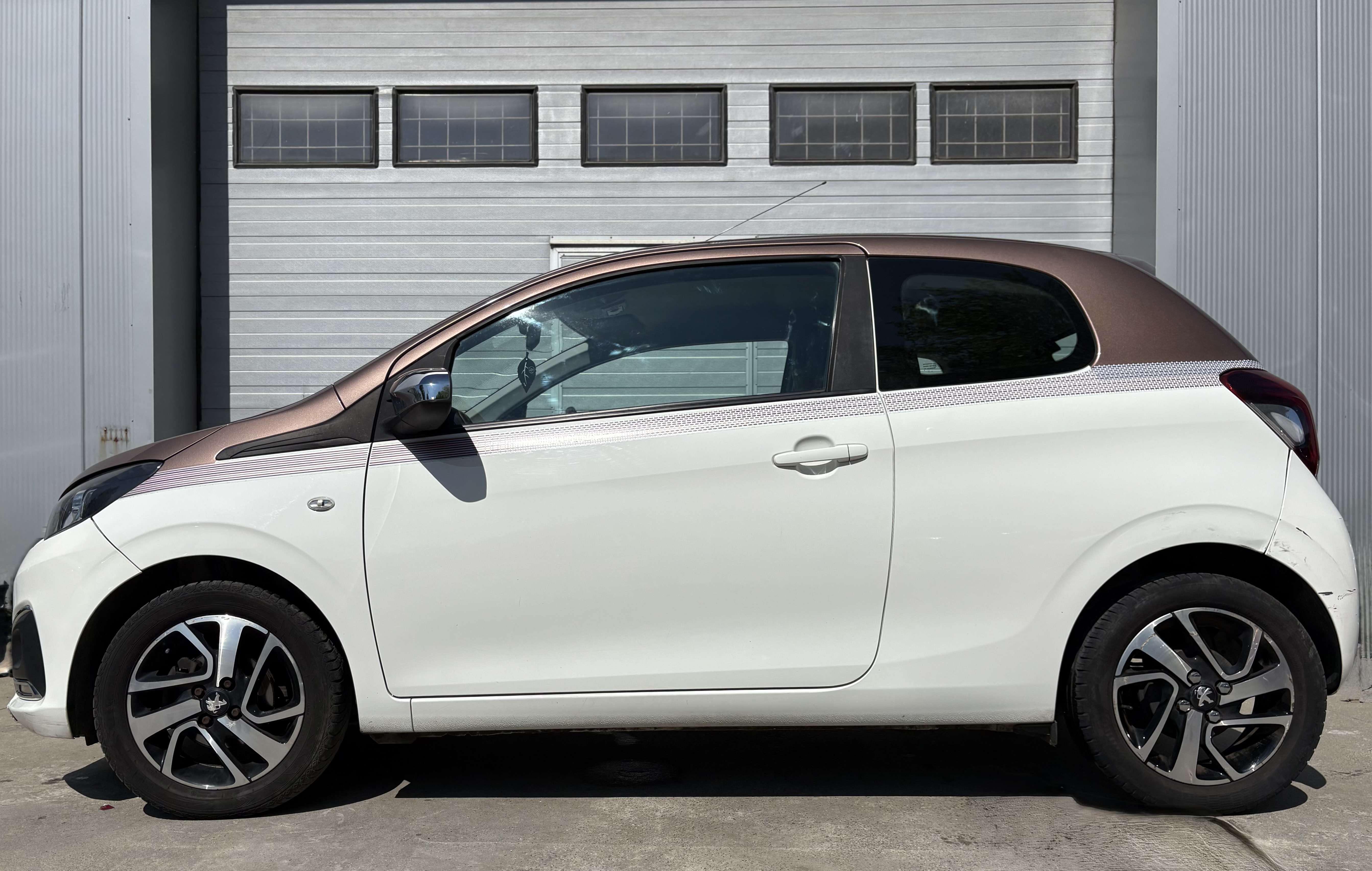 Peugeot 108 108 1.2 PureTech Allure NVLE COURROIE !!!