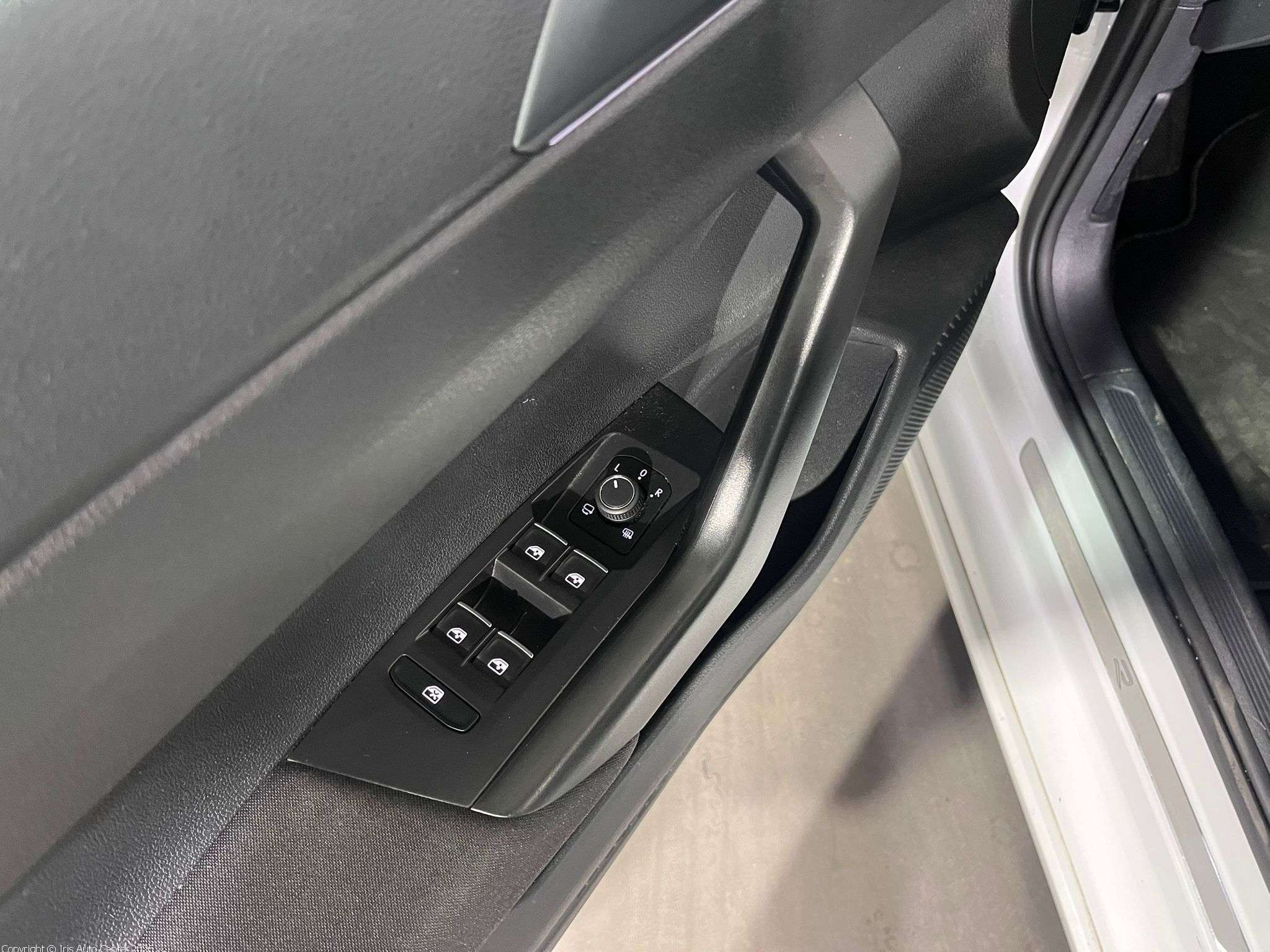 Volkswagen Taigo 1.0 TSI DSG | R-LINE | NETTO: 18.200€ | CARPLAY