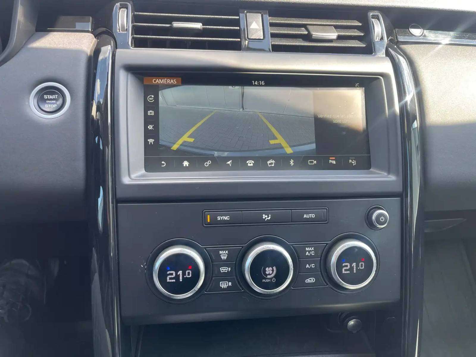 Land Rover Discovery 2.0 SD4 SE (EU6d-TEMP) // TOIT PANO OUVRANT //