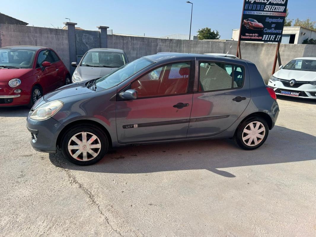 Renault Clio III ENTRETIEN COMPLET 1.5L DCI KIT DE DISTRIBUTION P.E NEUVE RÉVISÉE ET GARANTIE