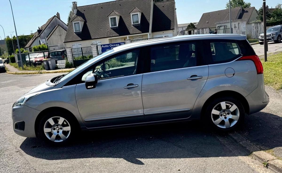 Peugeot 5008 1.2 PT 130 CV Active Business 7 PLACES