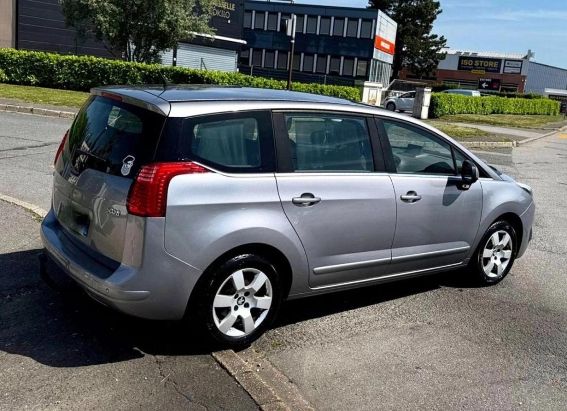Peugeot 5008 1.2 PT 130 CV Active Business 7 PLACES