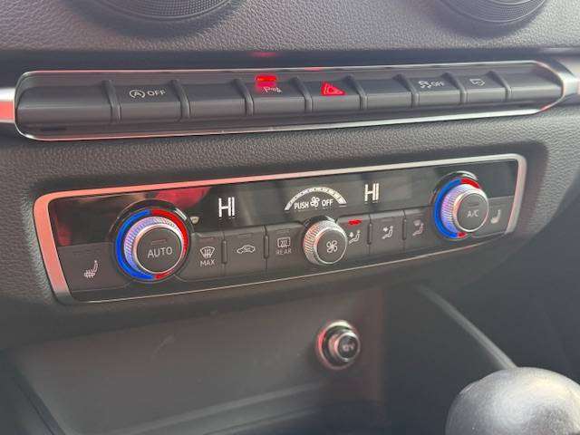 Audi A3 A3 Sportback 30 TFSI g-tron S tronic / 1er Main