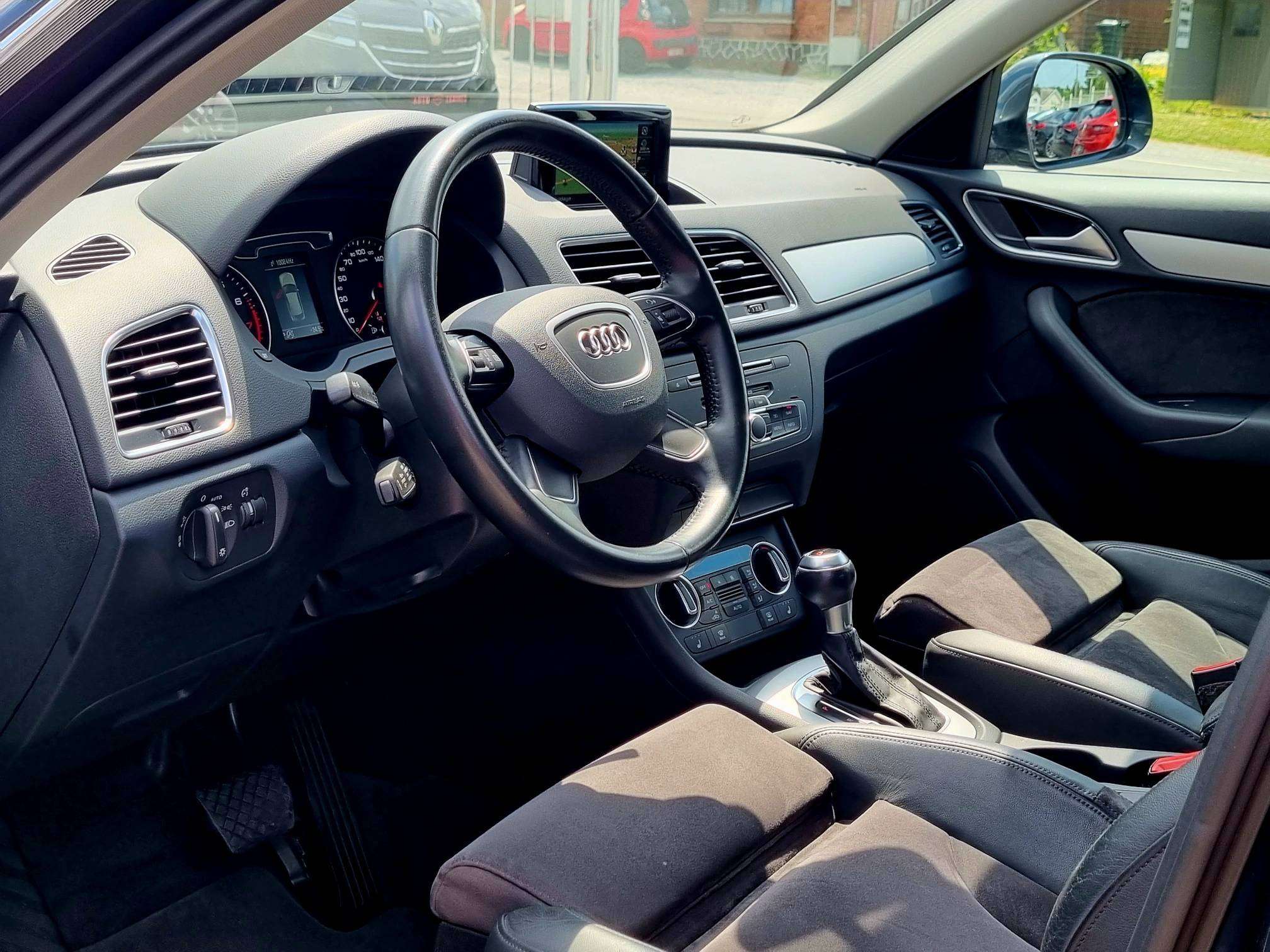 Audi Q3 1.4 TFSI S tronic / Sport / 1er Main / Led / Navi