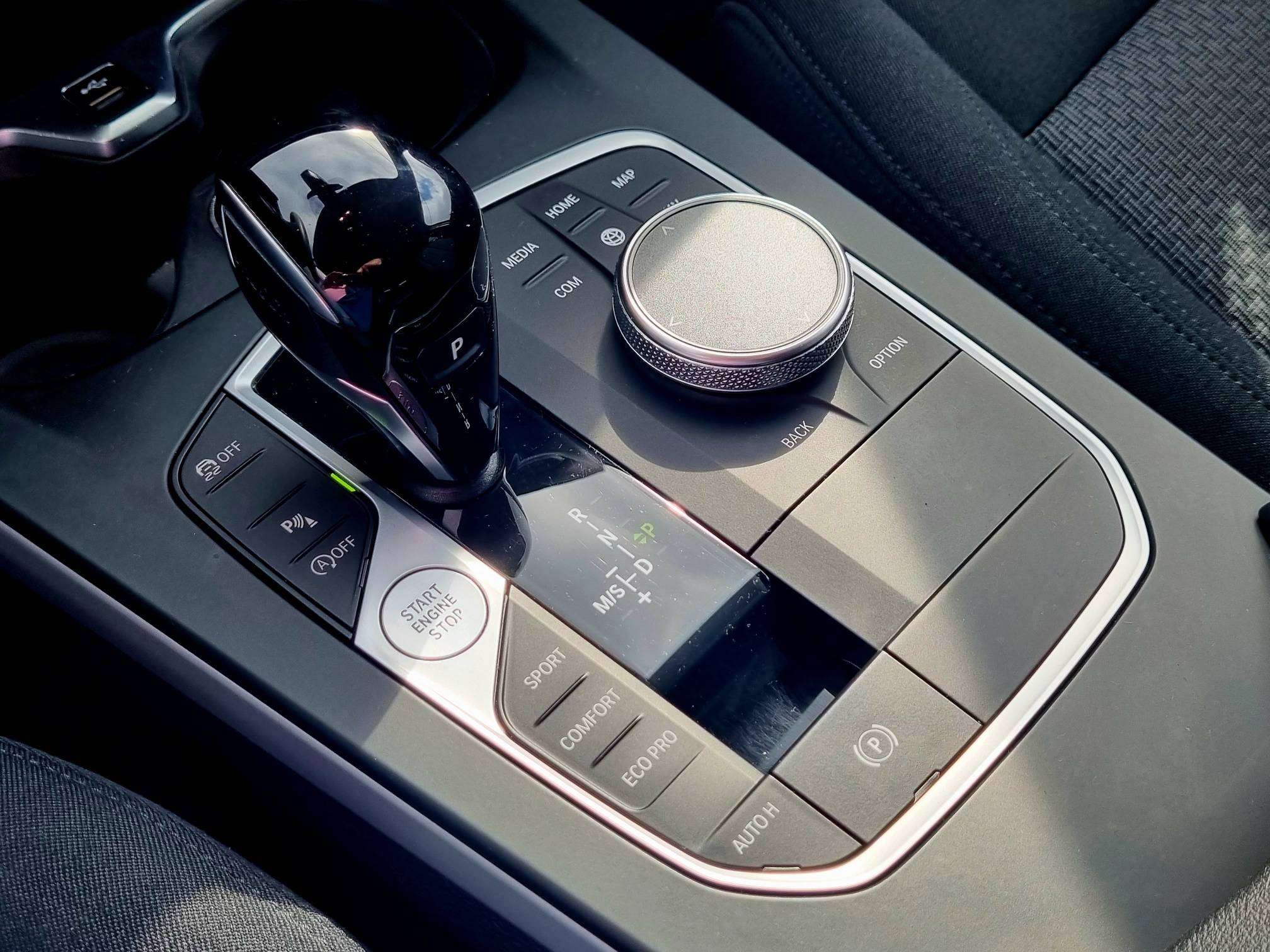 BMW 118 118i / Boite auto / Full Led / Car-Play / Navi ...