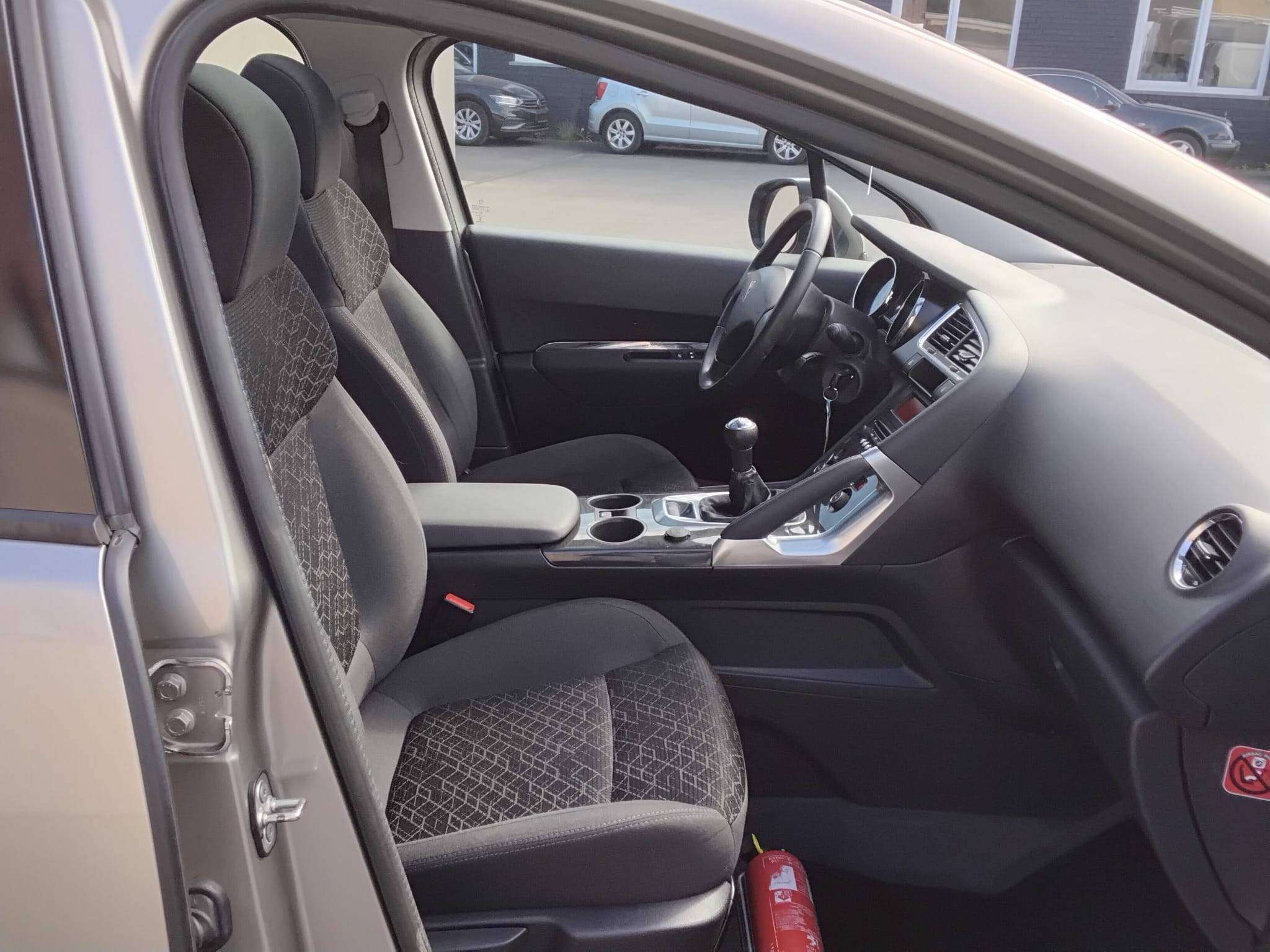 Peugeot 3008 1.6i Access PARHULP ACHTER AIRCO PANODAK BLUET CRUISE