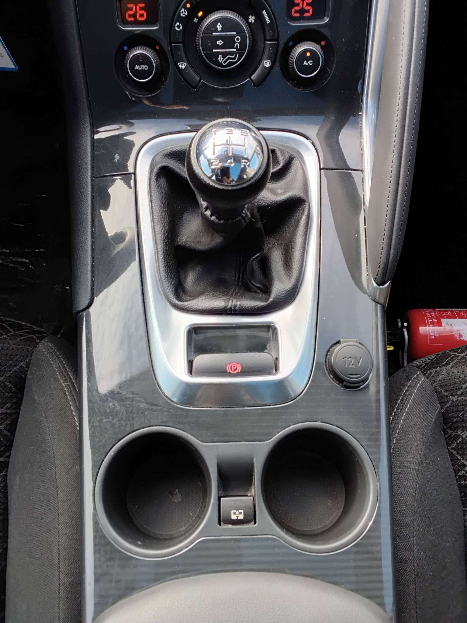 Peugeot 3008 1.6i Access PARHULP ACHTER AIRCO PANODAK BLUET CRUISE