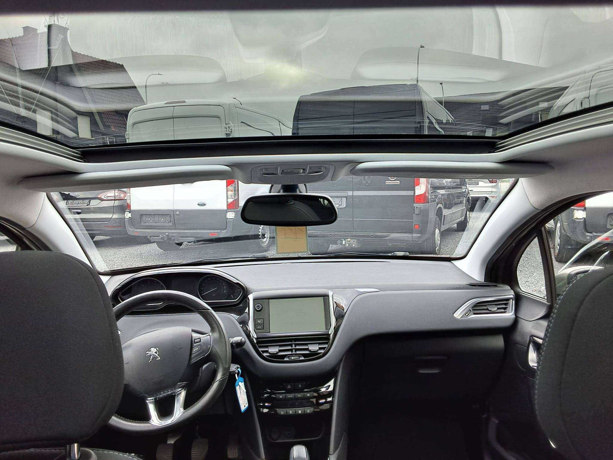 Peugeot 208 208 1.2i Allure PANORAMISCH DAK PARKH VOOR&ACHTER