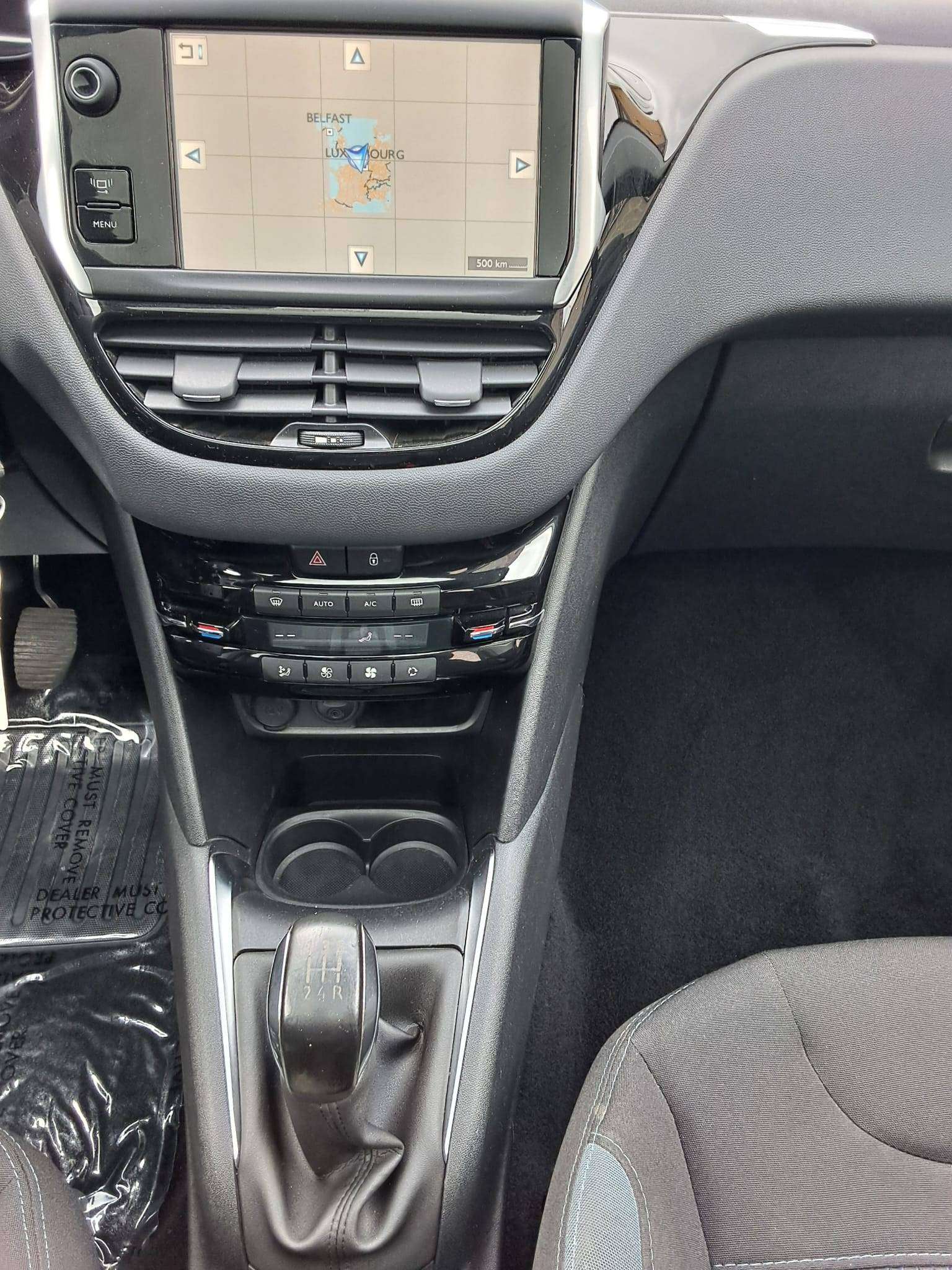 Peugeot 208 208 1.2i Allure PANORAMISCH DAK PARKH VOOR&ACHTER