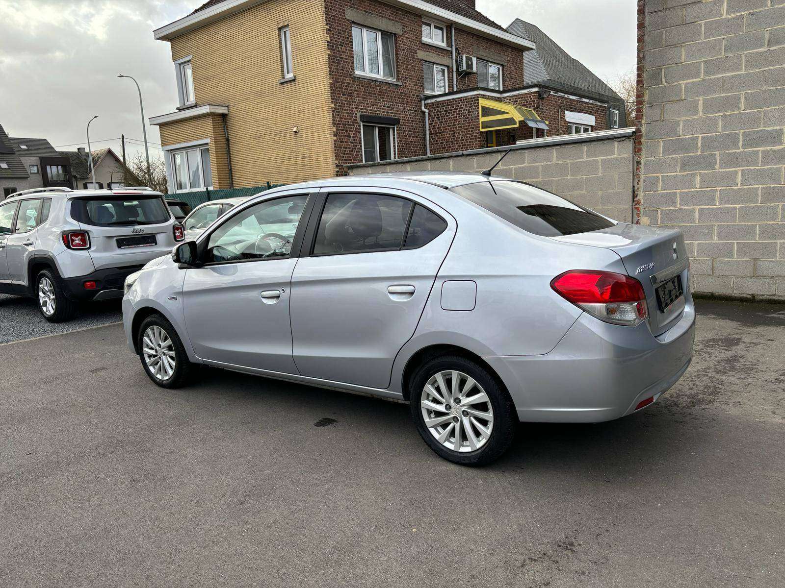 Mitsubishi Attrage 1.2i ClearTec Intense*AUTOMAAT*AIRCO*47000KM