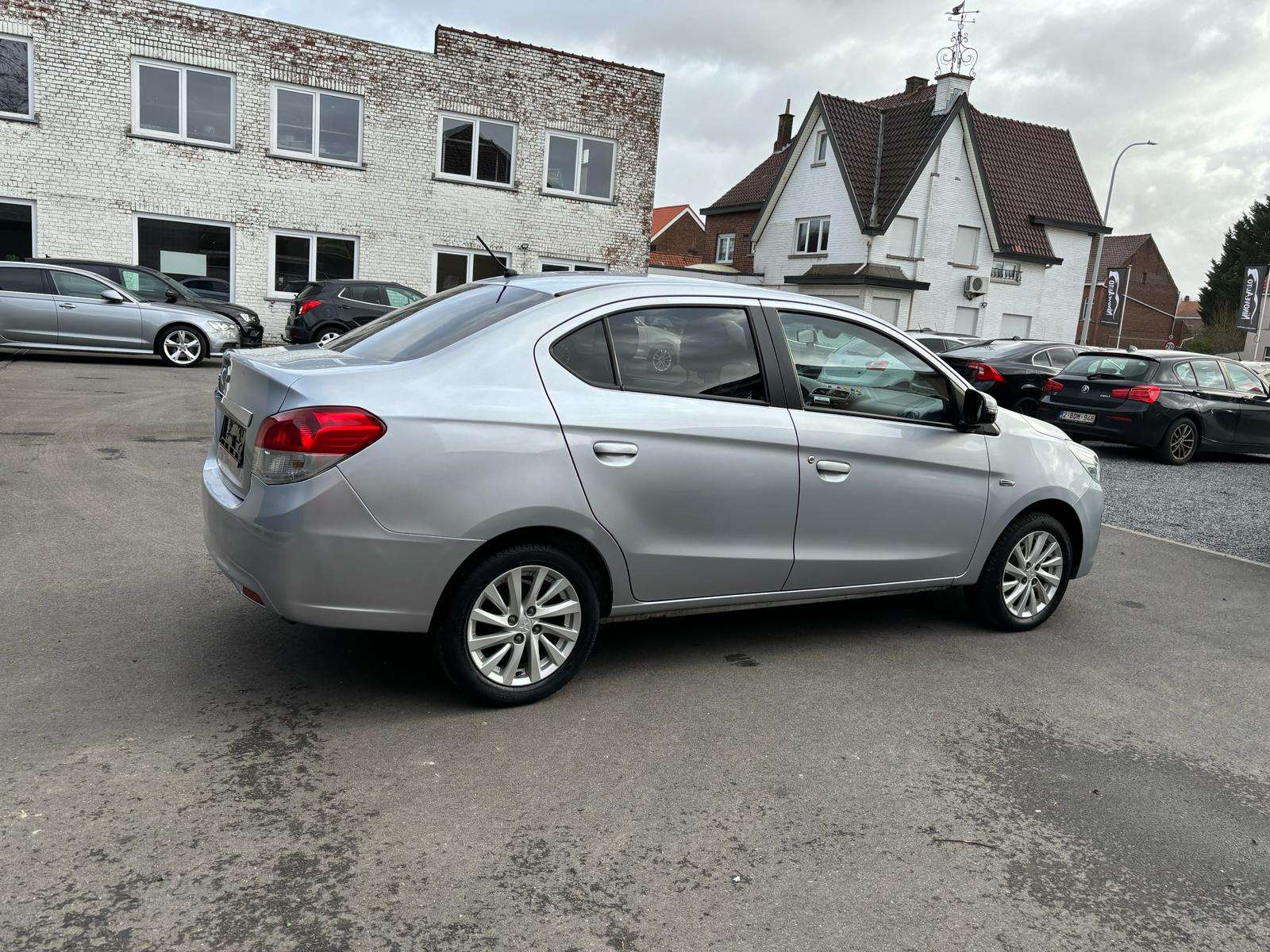 Mitsubishi Attrage 1.2i ClearTec Intense*AUTOMAAT*AIRCO*47000KM