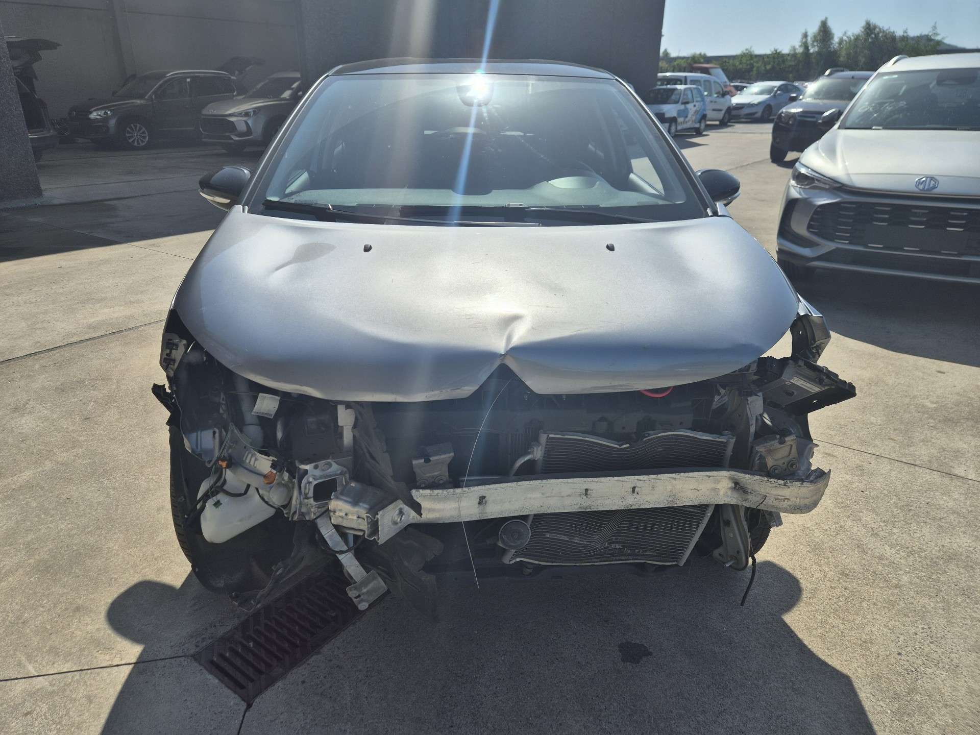 Citroen C3 1.2i Shine / Carplay / Moteur ok ! / Marchand ou E