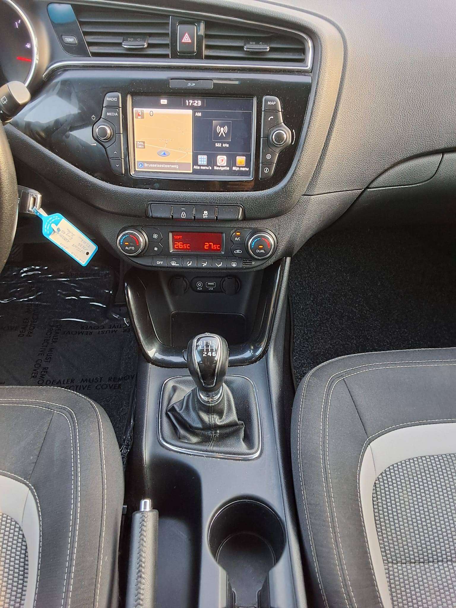 Kia Ceed / cee'd 1.4i Access CARPLAY CAM PARKHULP ACHT CRUISE NAV