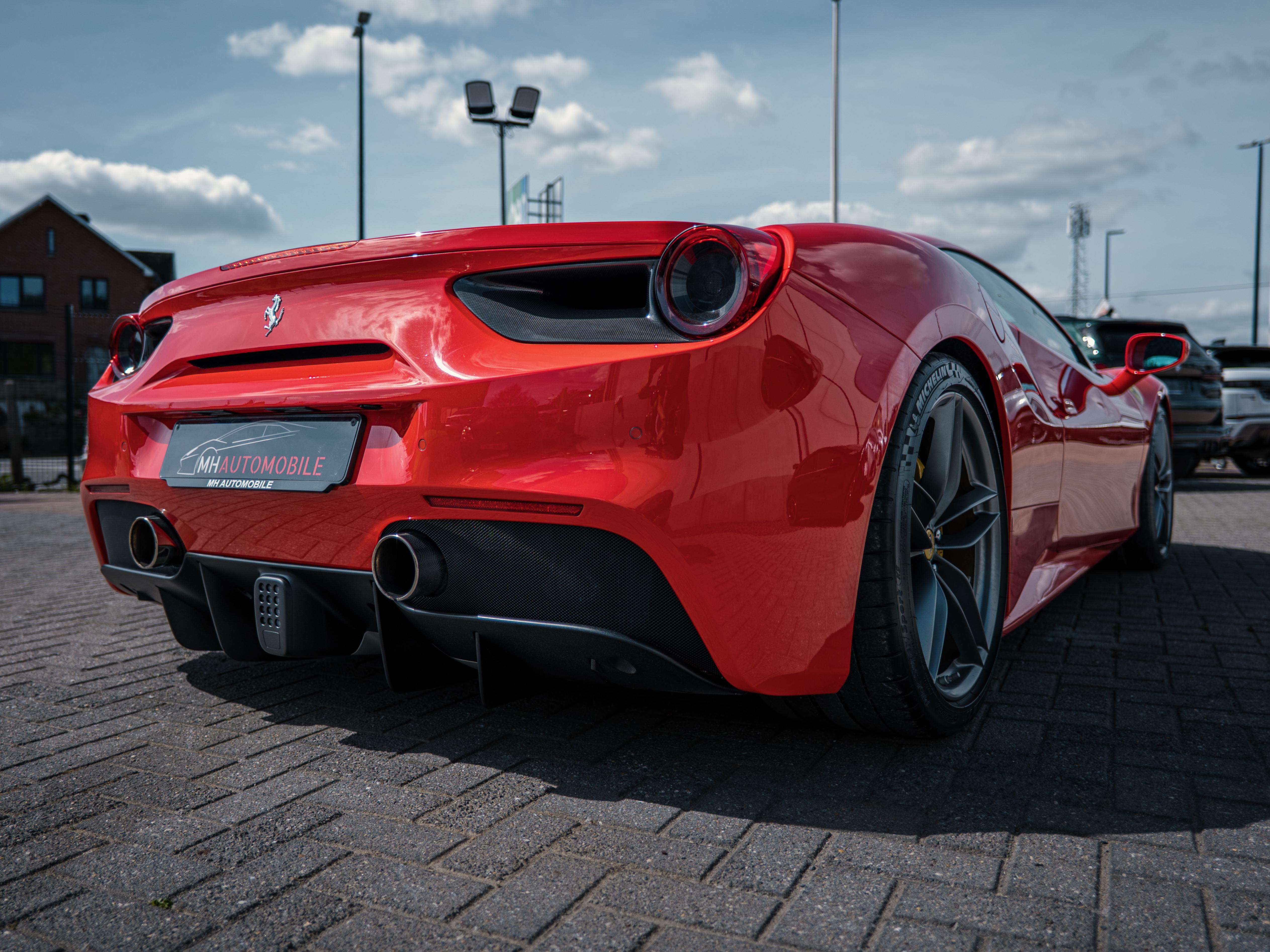 Ferrari 488 3.9 Turbo V8 F1