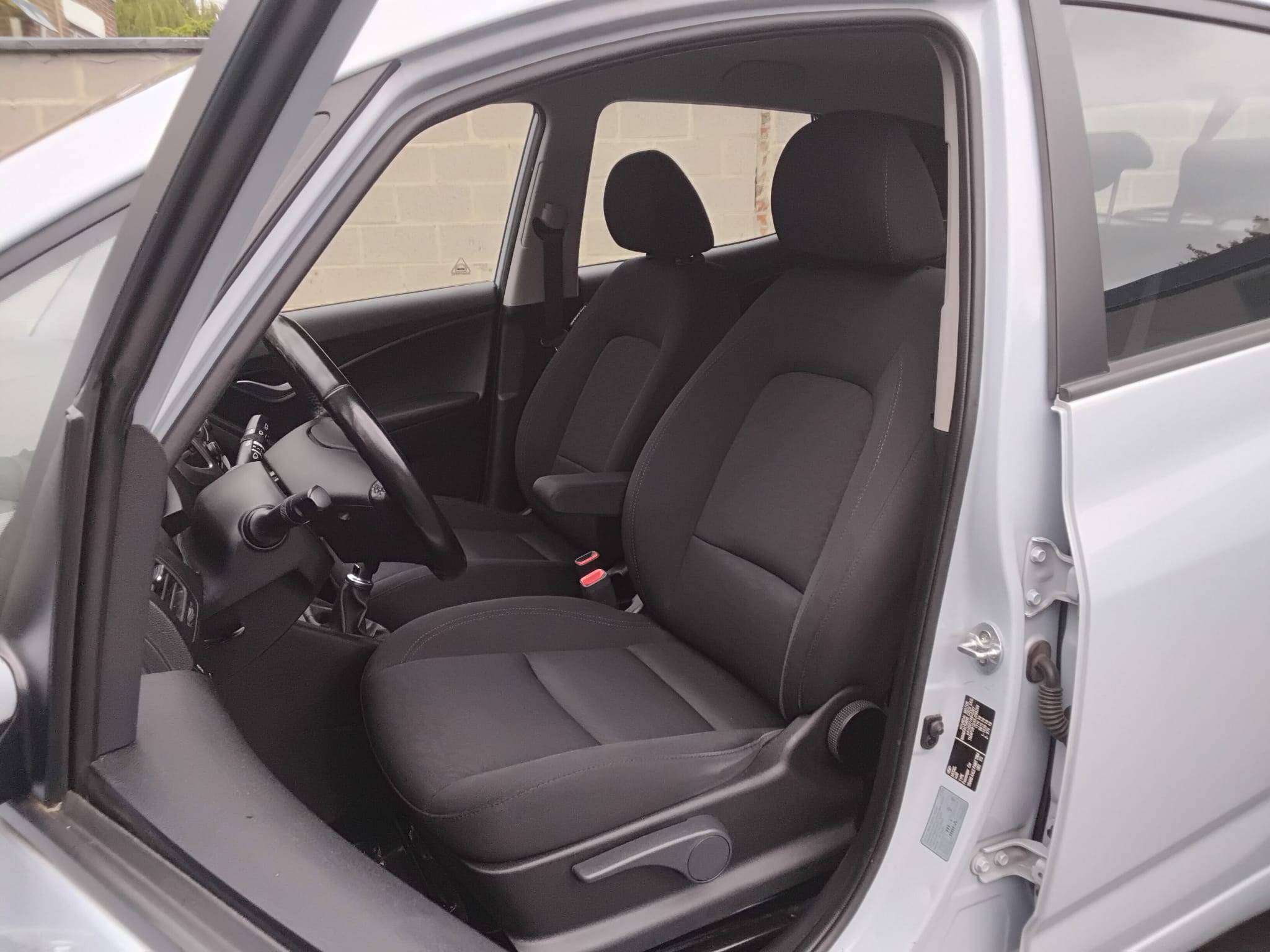 Hyundai iX20 1.6i  AIRCO PARKHULP ACHTER BT CRUISE BTW AFTREKBAAR *73000KM