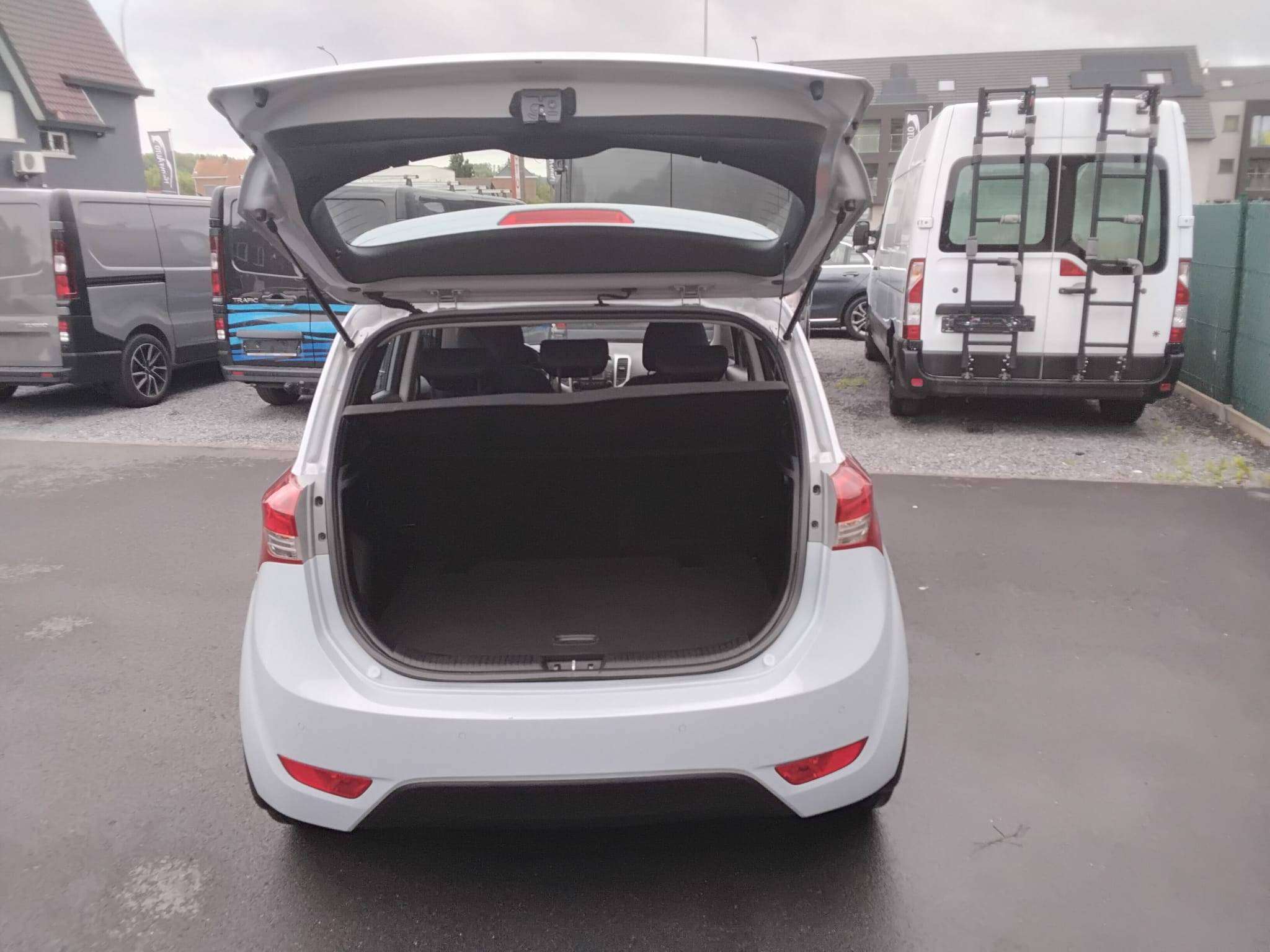Hyundai iX20 1.6i  AIRCO PARKHULP ACHTER BT CRUISE BTW AFTREKBAAR *73000KM