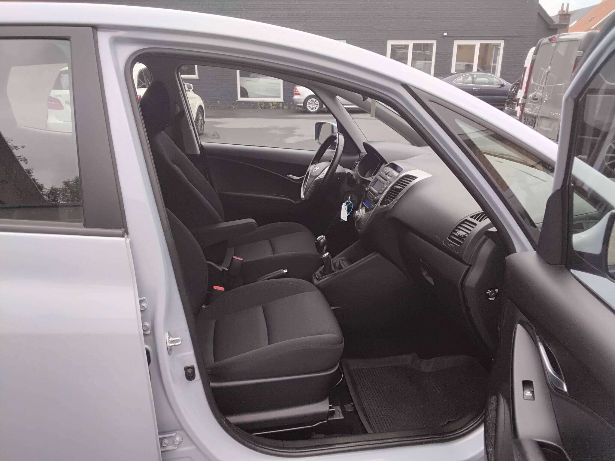 Hyundai iX20 1.6i  AIRCO PARKHULP ACHTER BT CRUISE BTW AFTREKBAAR *73000KM