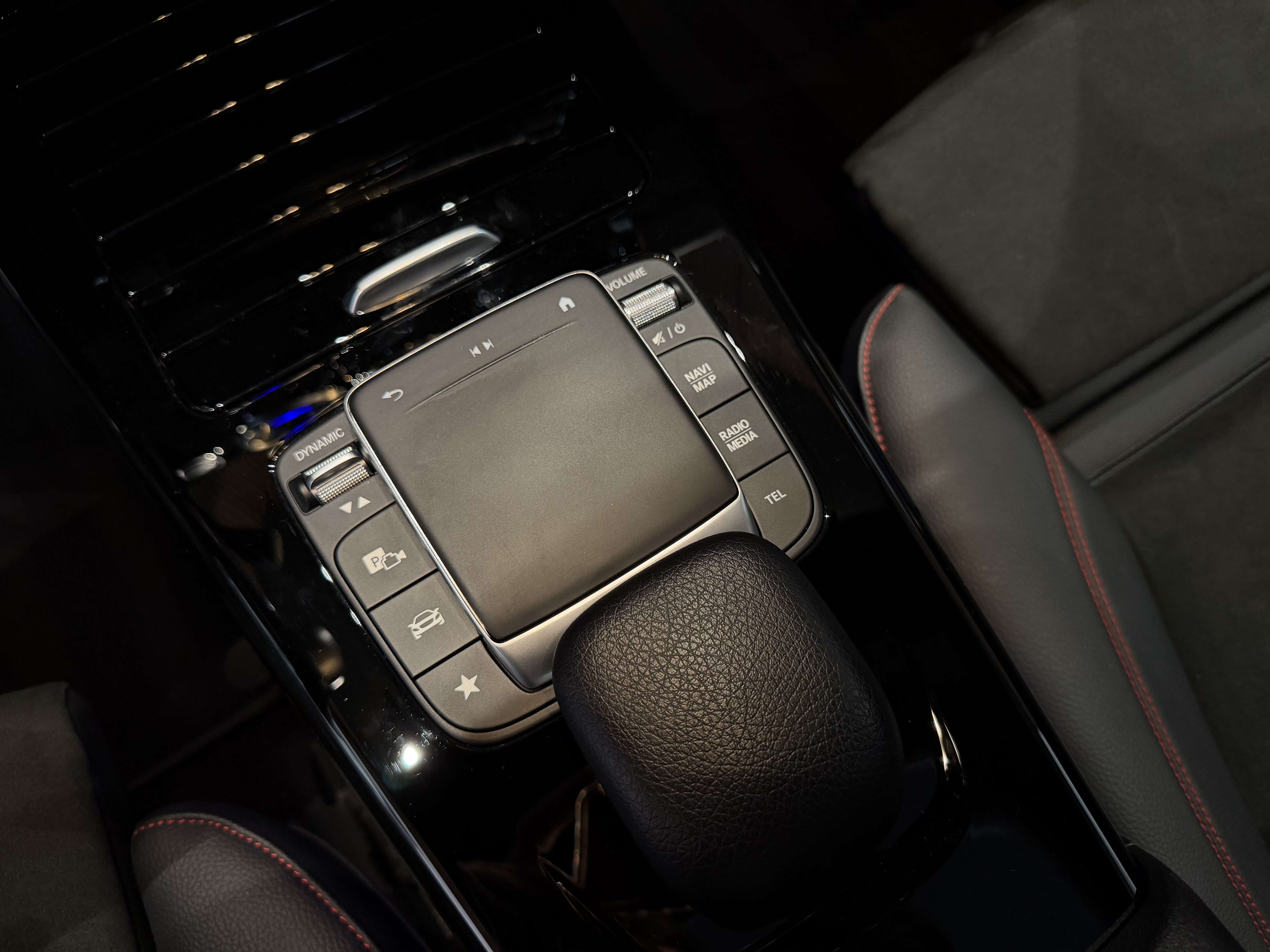 Mercedes-Benz A 200 d AMG Line - AUTOMATIQUE - GARANTIE 12MOIS - 1ERPR